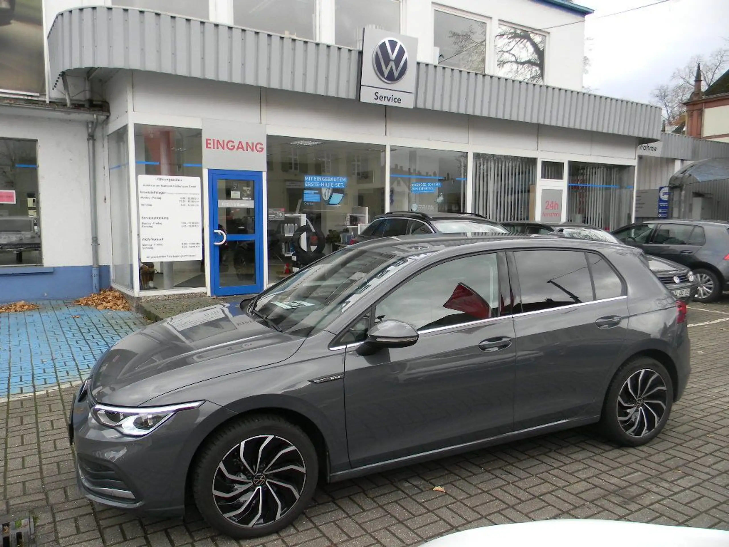 Volkswagen - Golf