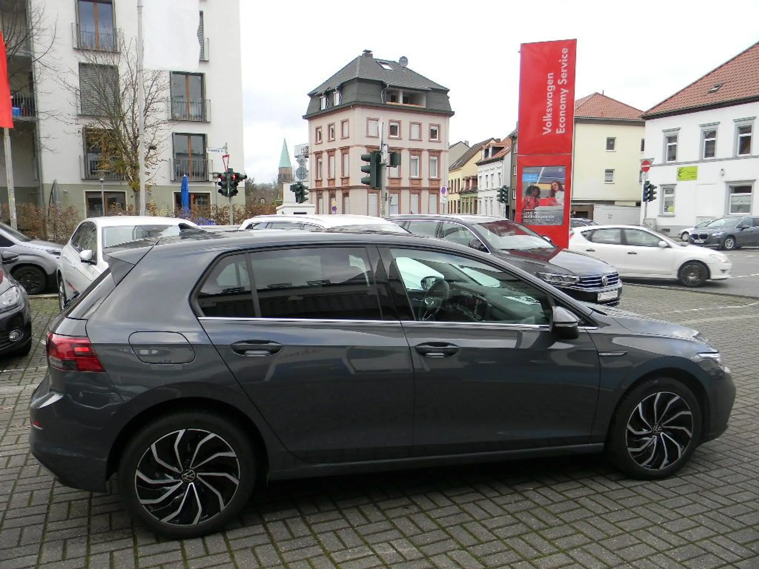 Volkswagen - Golf