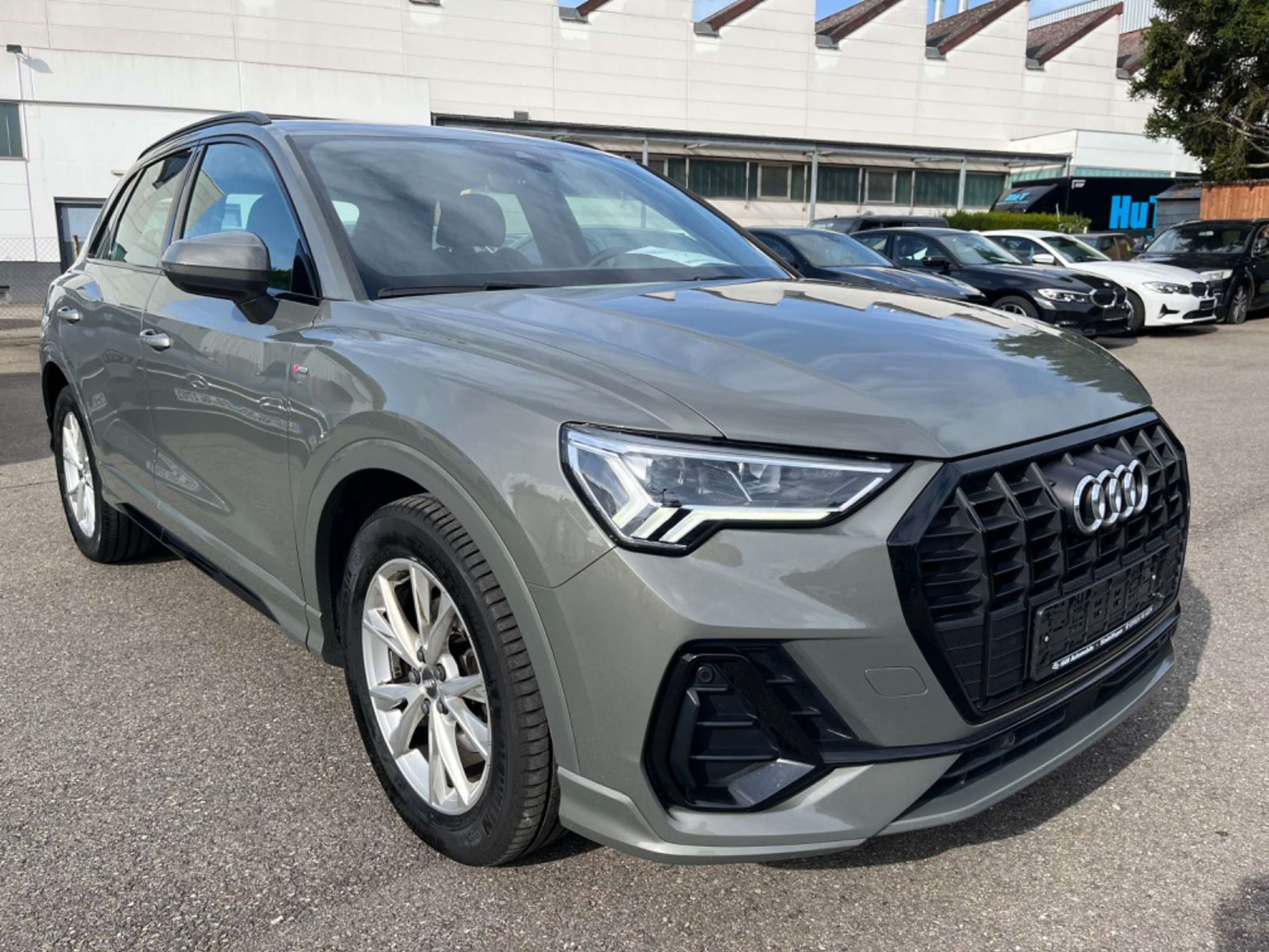 Audi - Q3