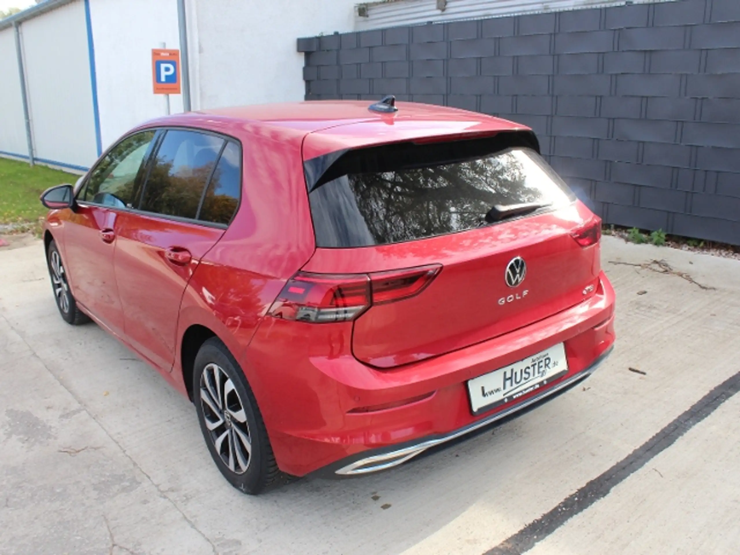 Volkswagen - Golf