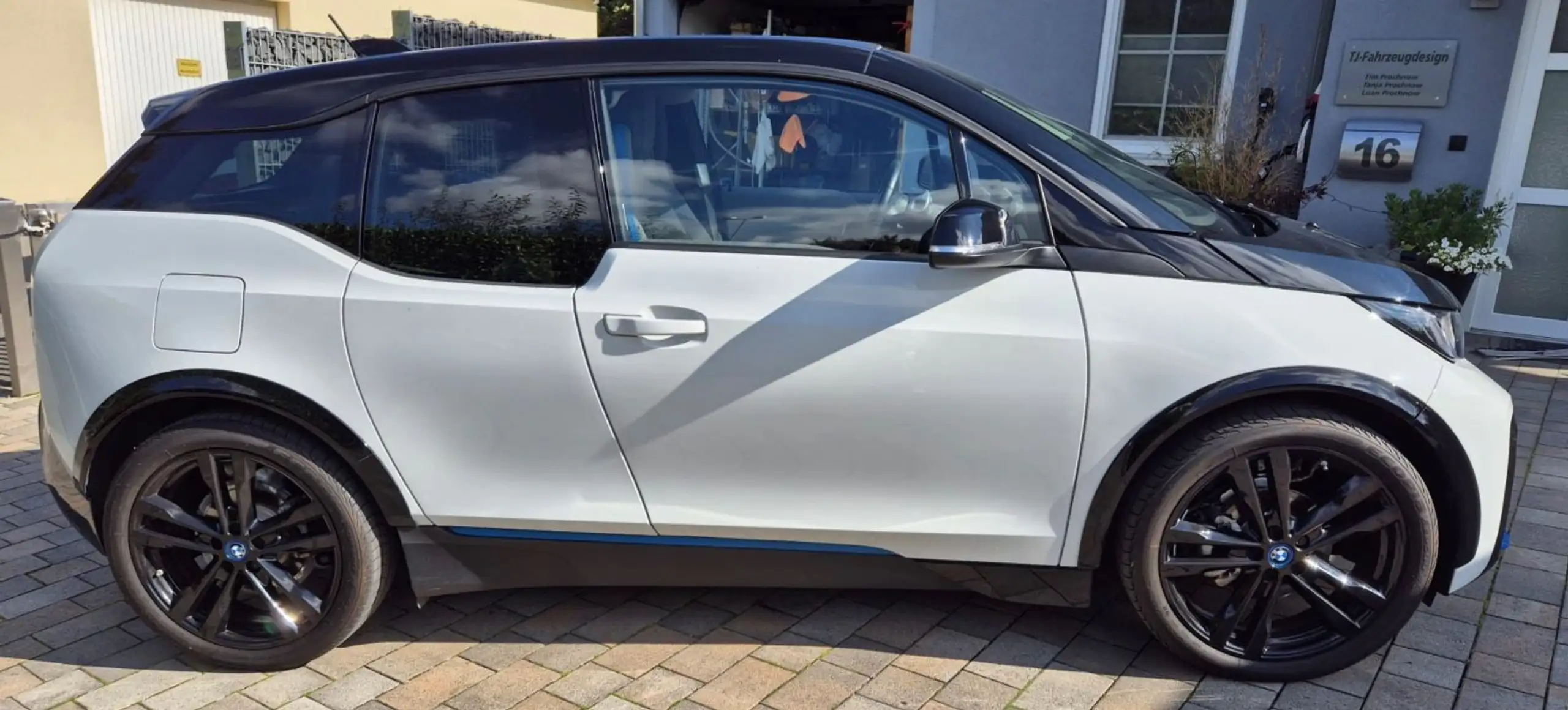 BMW - i3