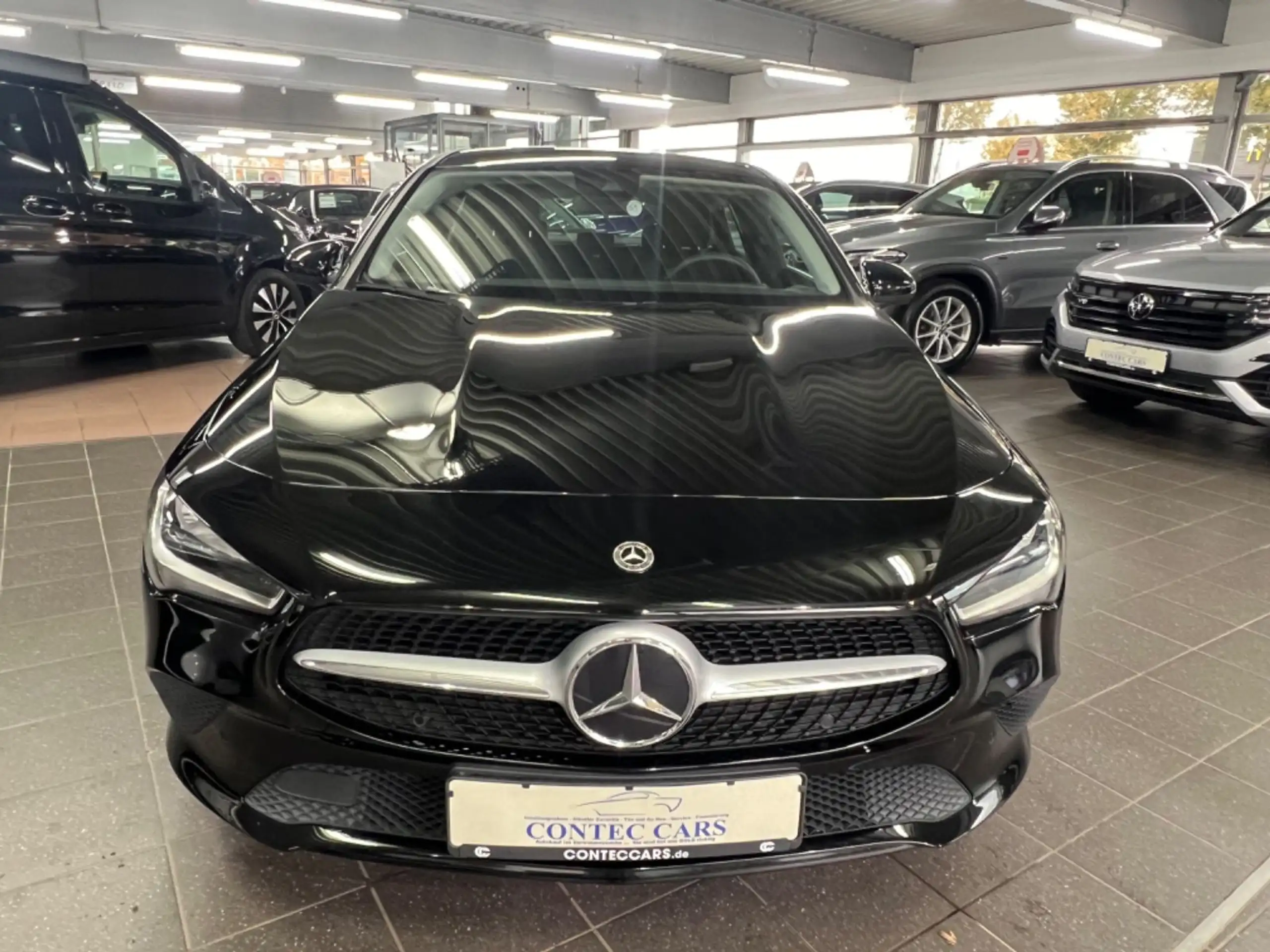 Mercedes-Benz - CLA 180