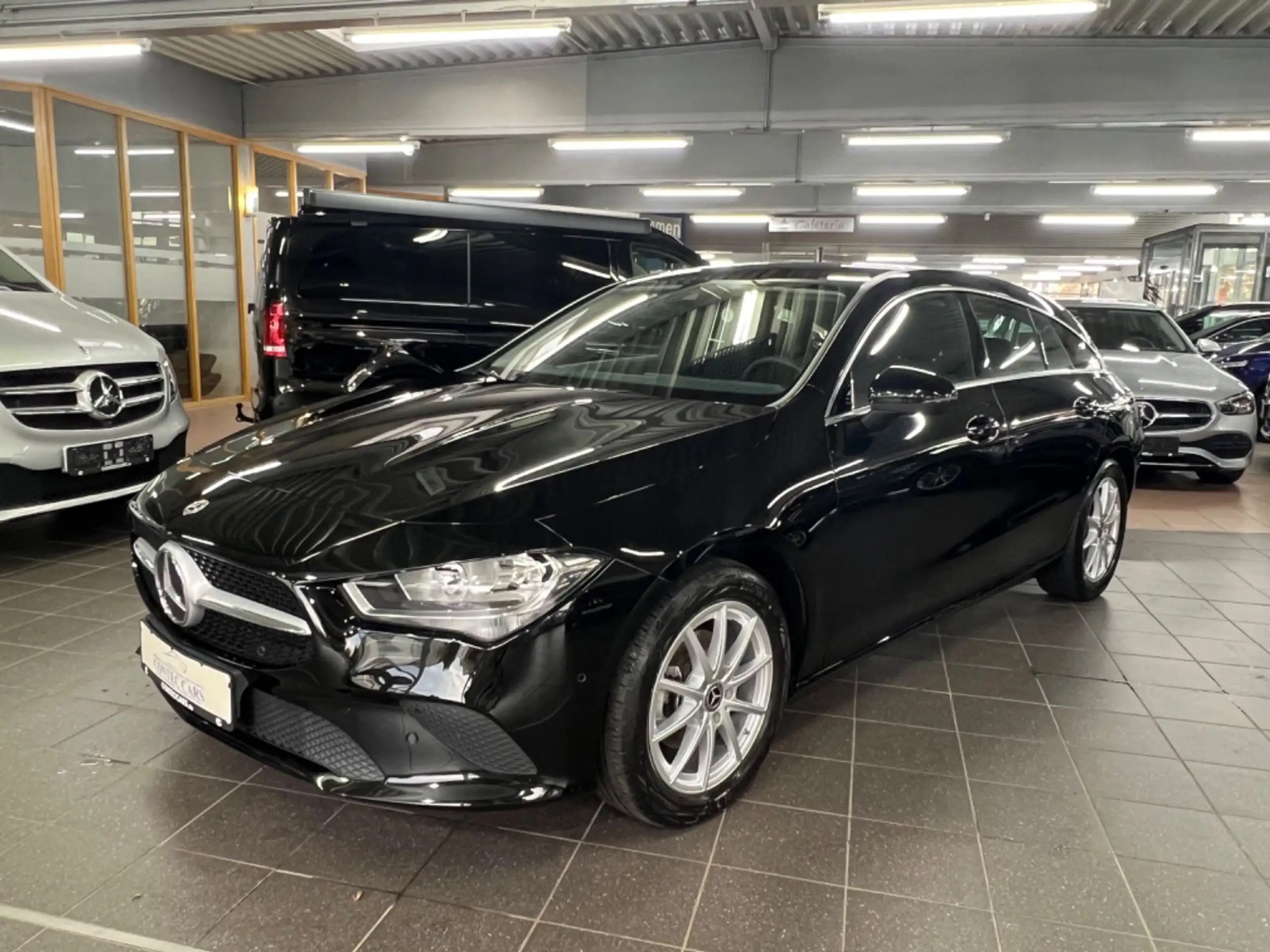 Mercedes-Benz - CLA 180