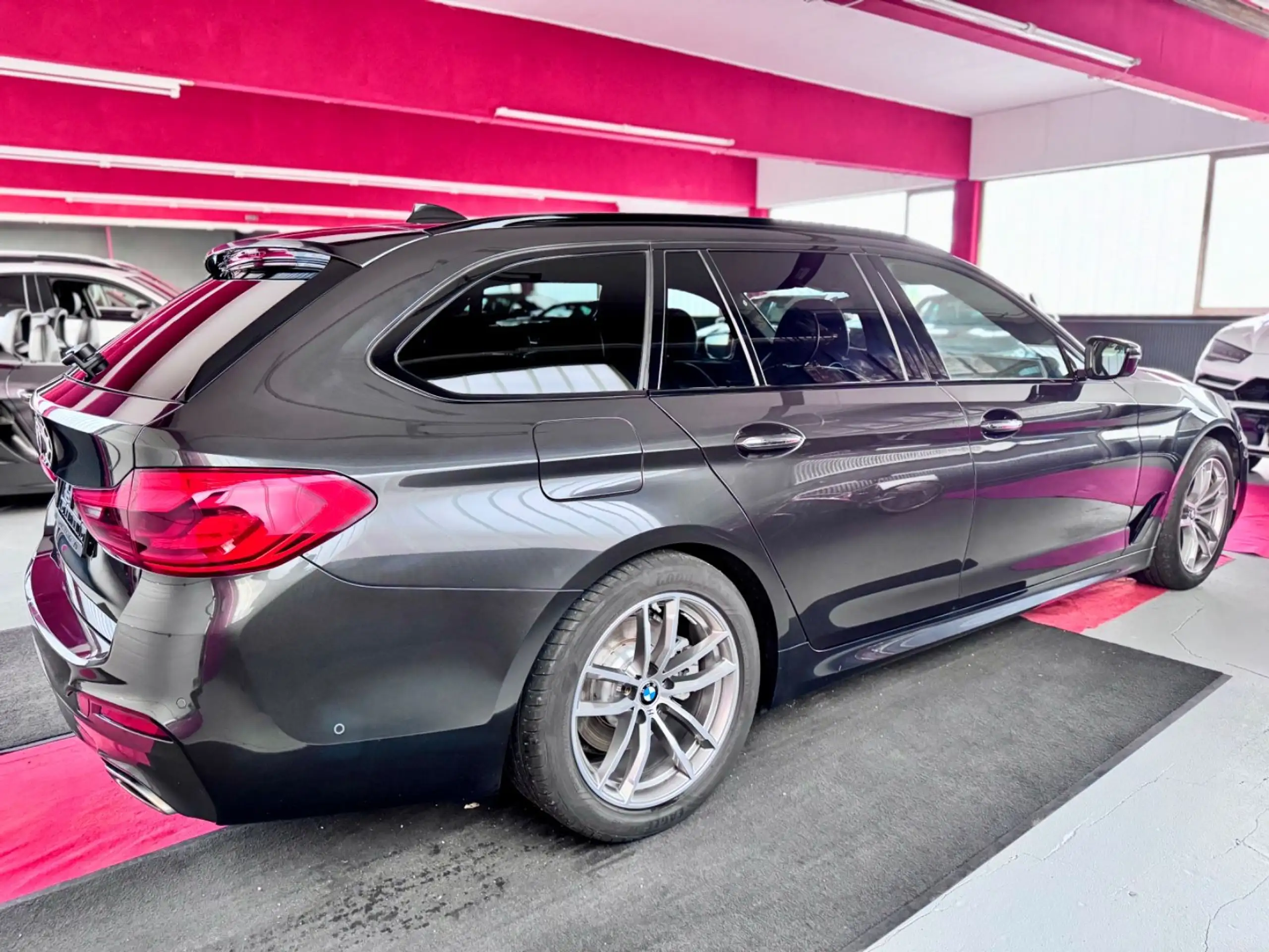 BMW - 520