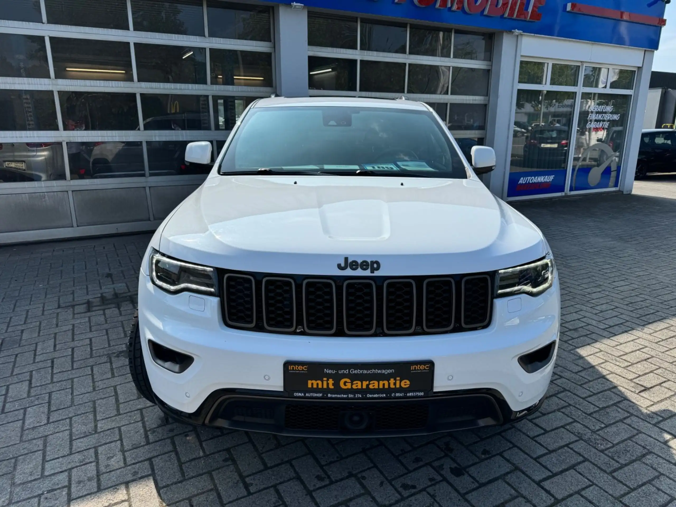 Jeep - Grand Cherokee