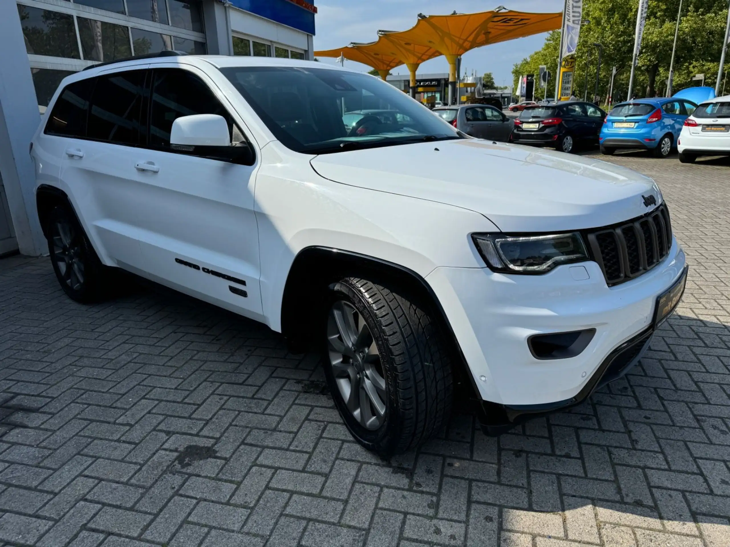 Jeep - Grand Cherokee