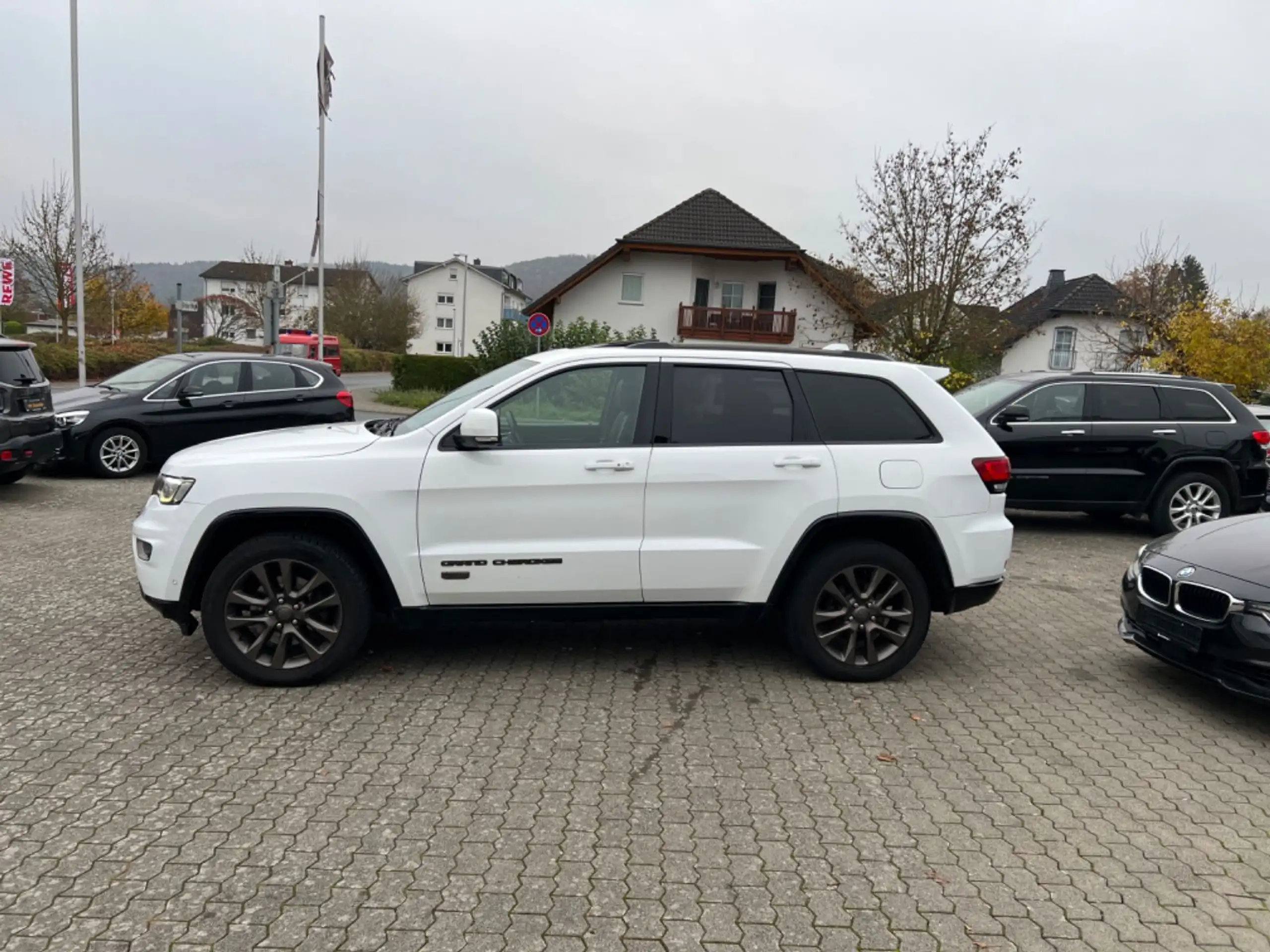 Jeep - Grand Cherokee