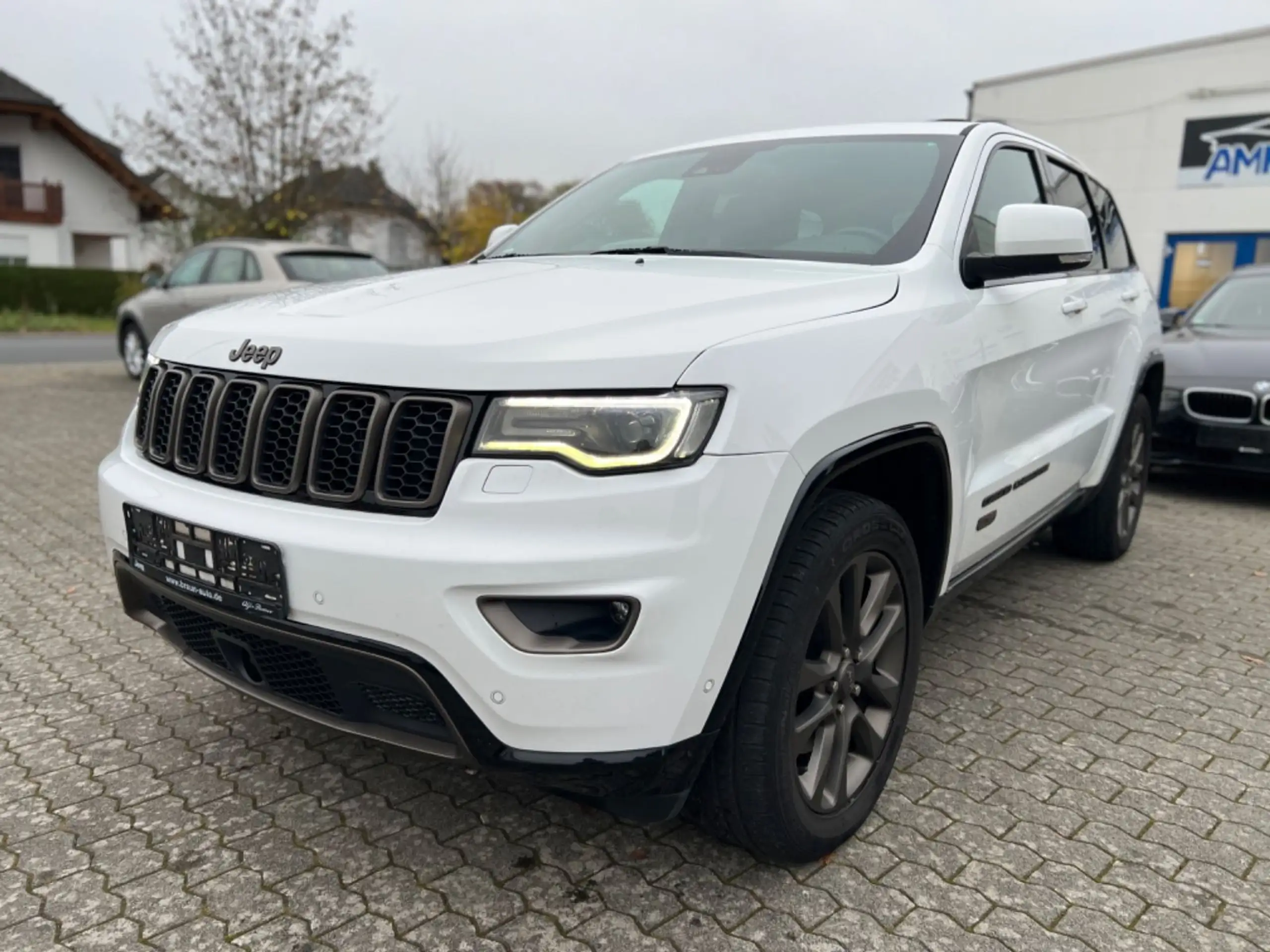 Jeep - Grand Cherokee