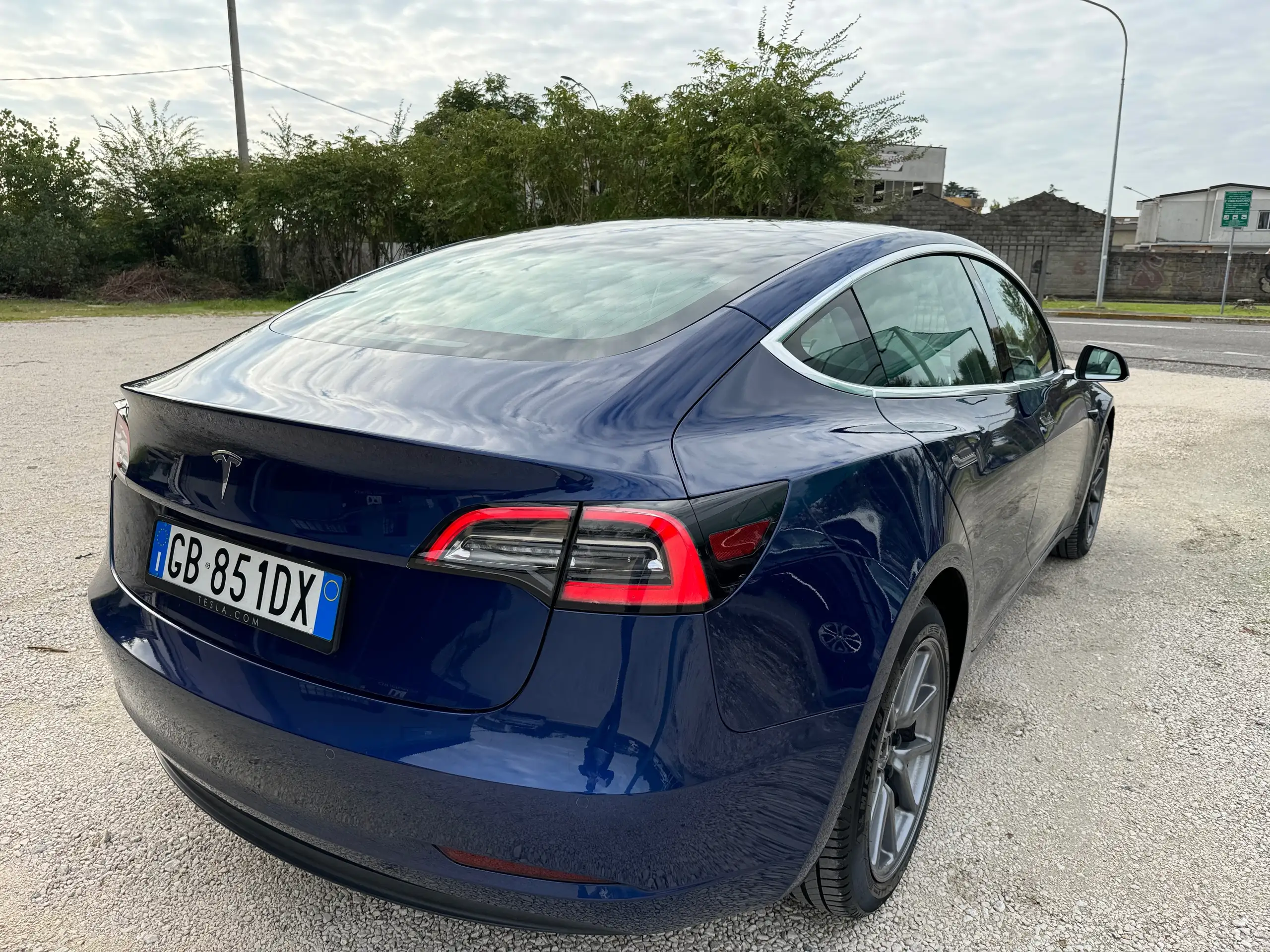 Tesla - Model 3