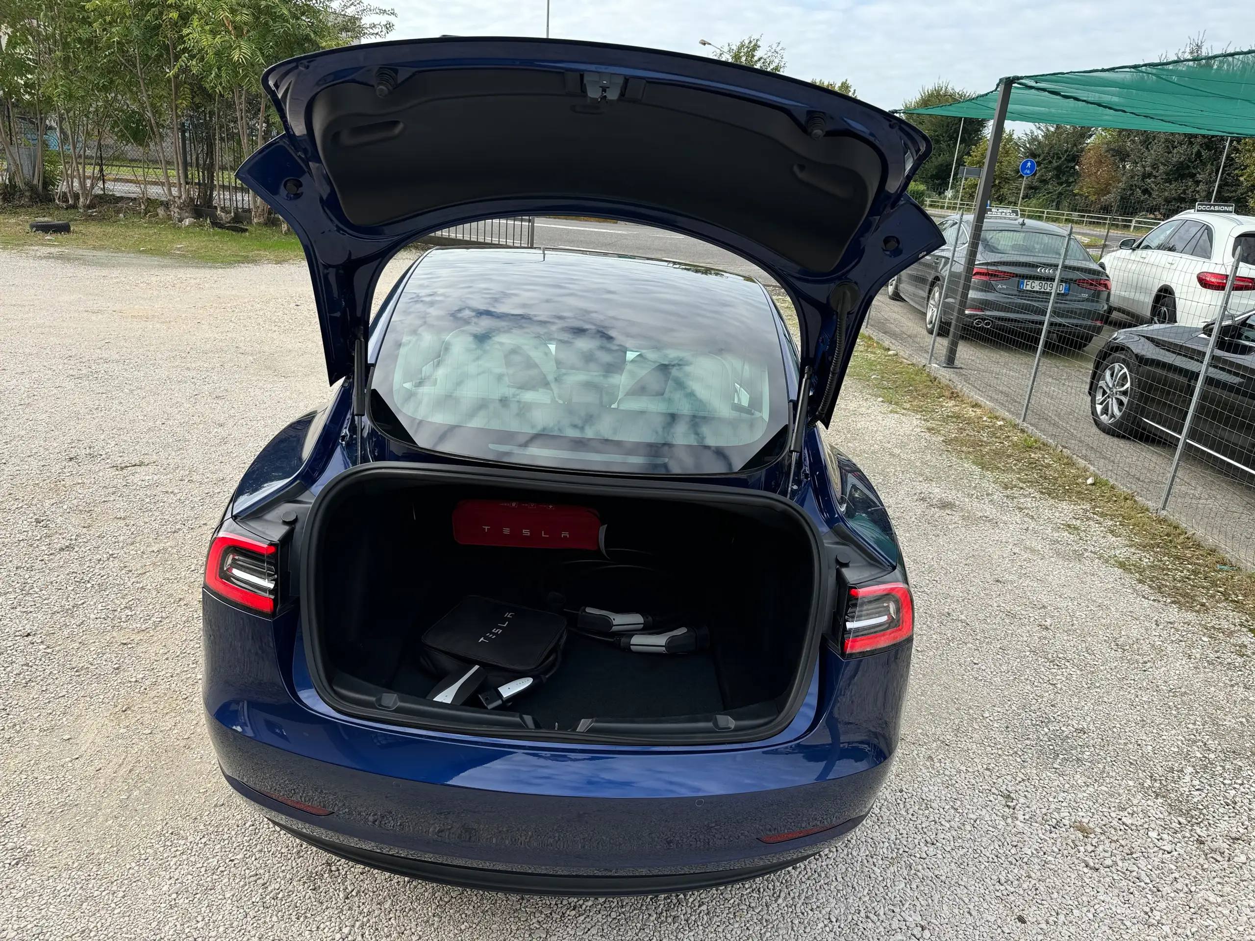 Tesla - Model 3