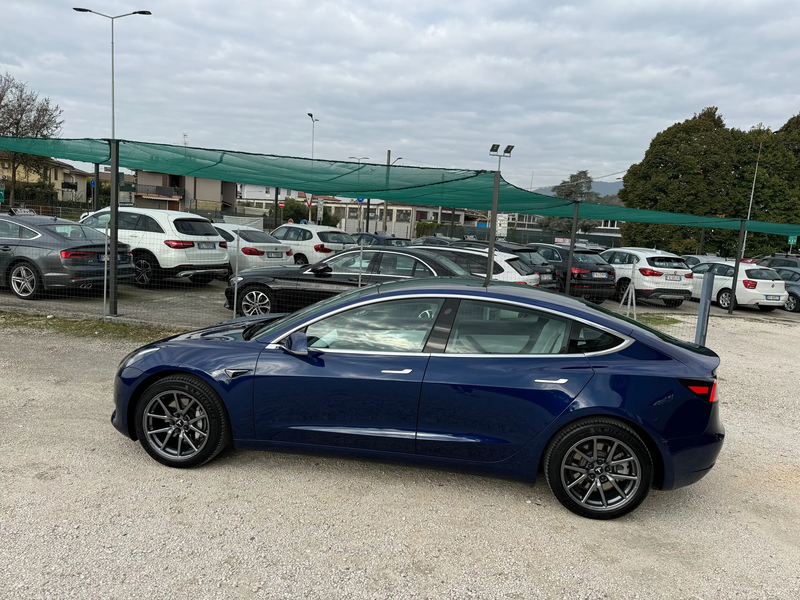 Tesla - Model 3