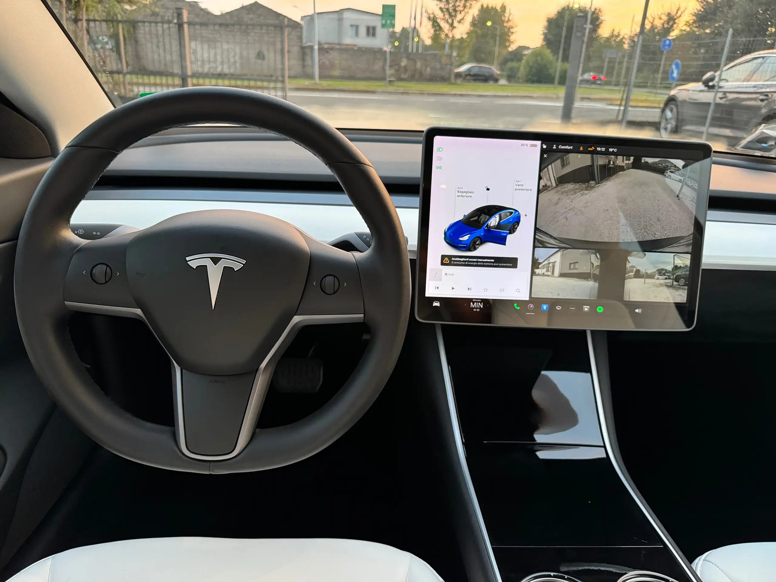 Tesla - Model 3