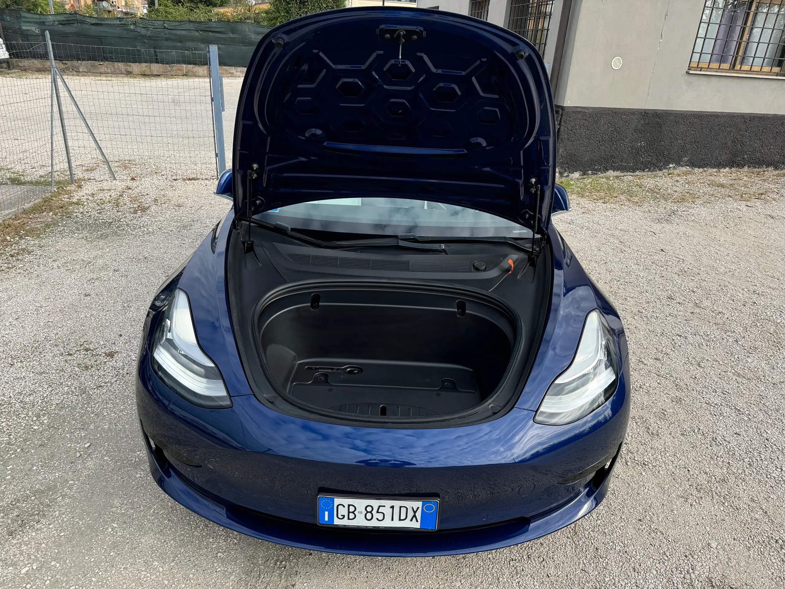 Tesla - Model 3