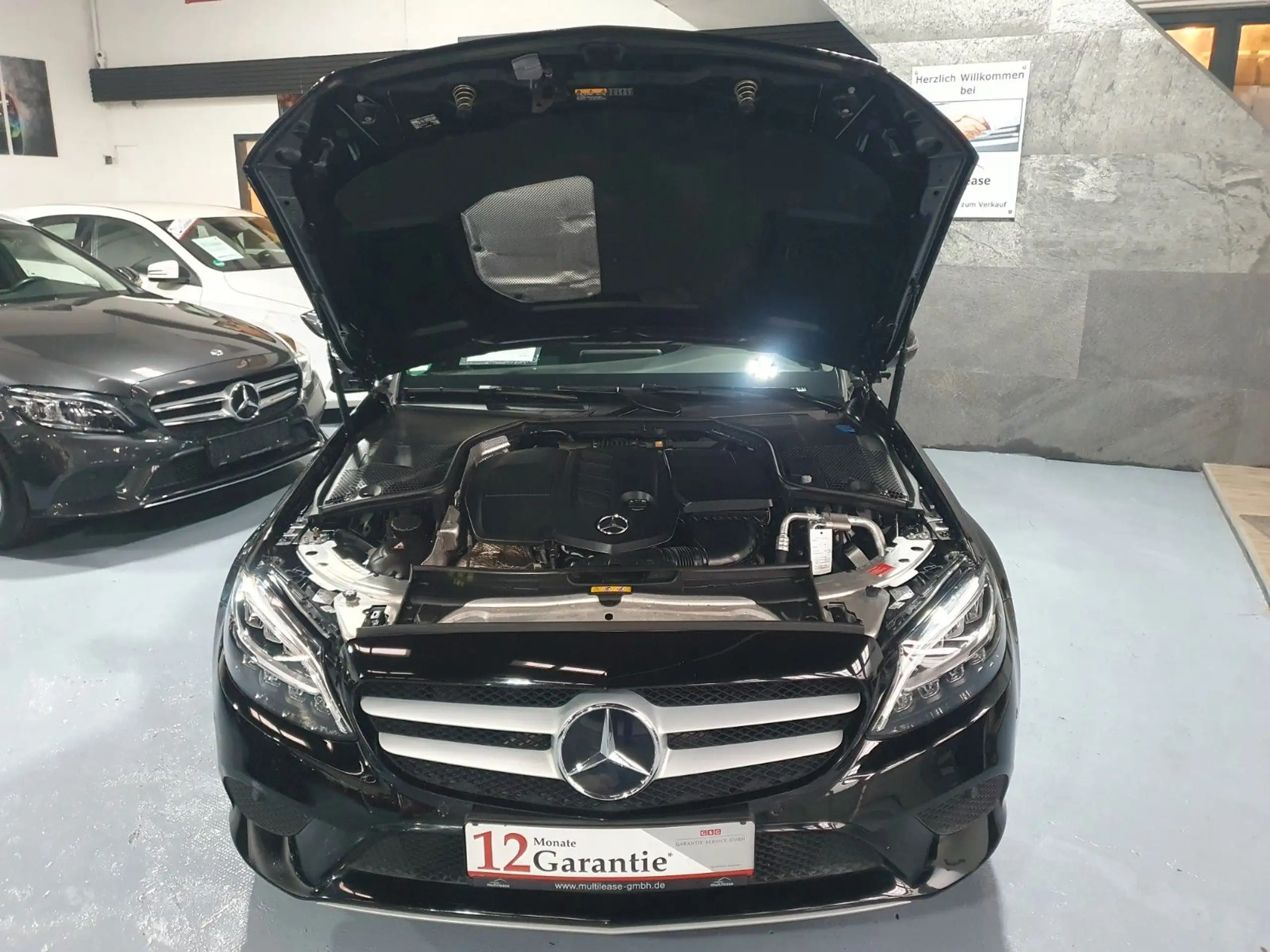 Mercedes-Benz - C 220