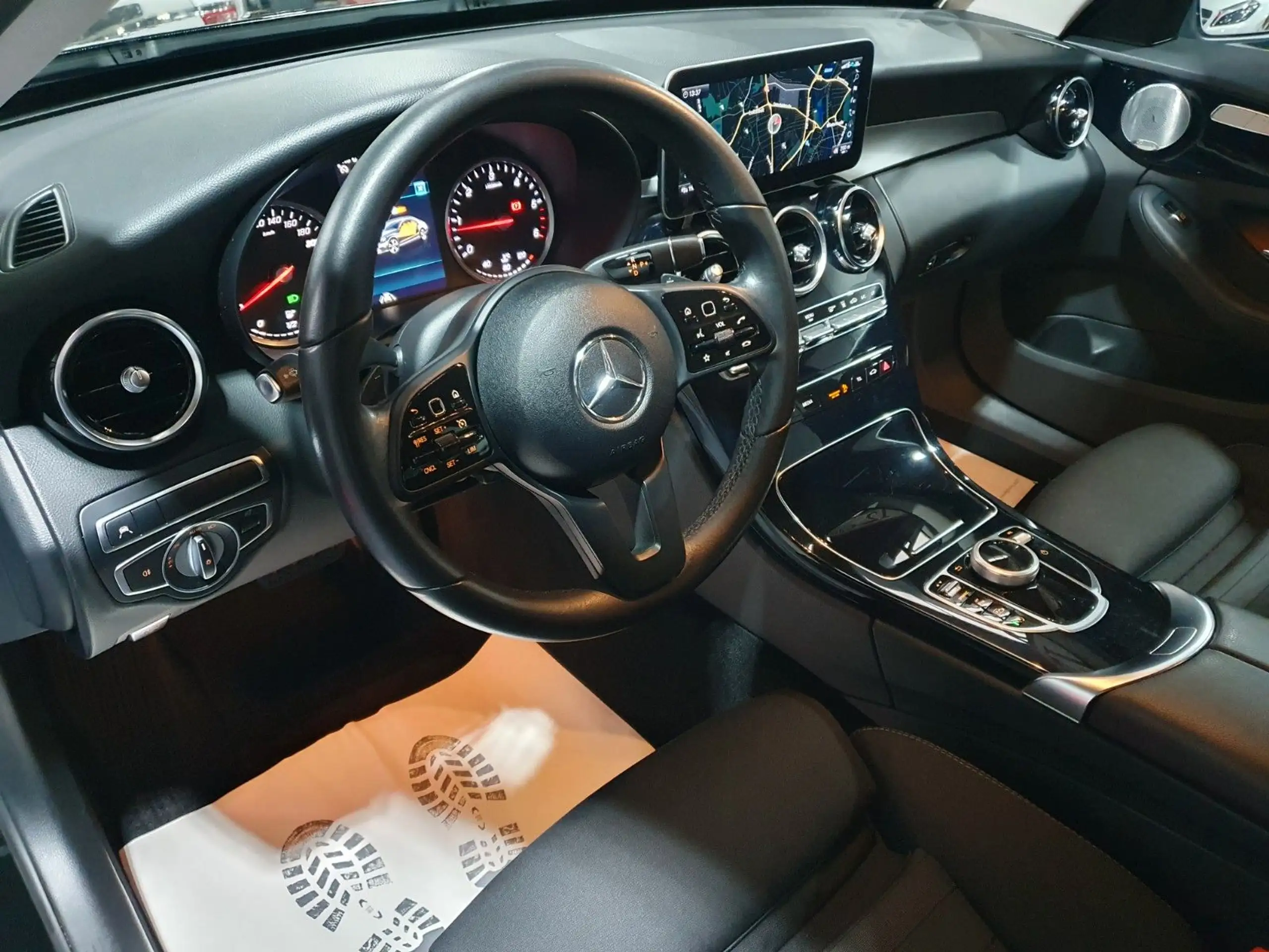 Mercedes-Benz - C 220