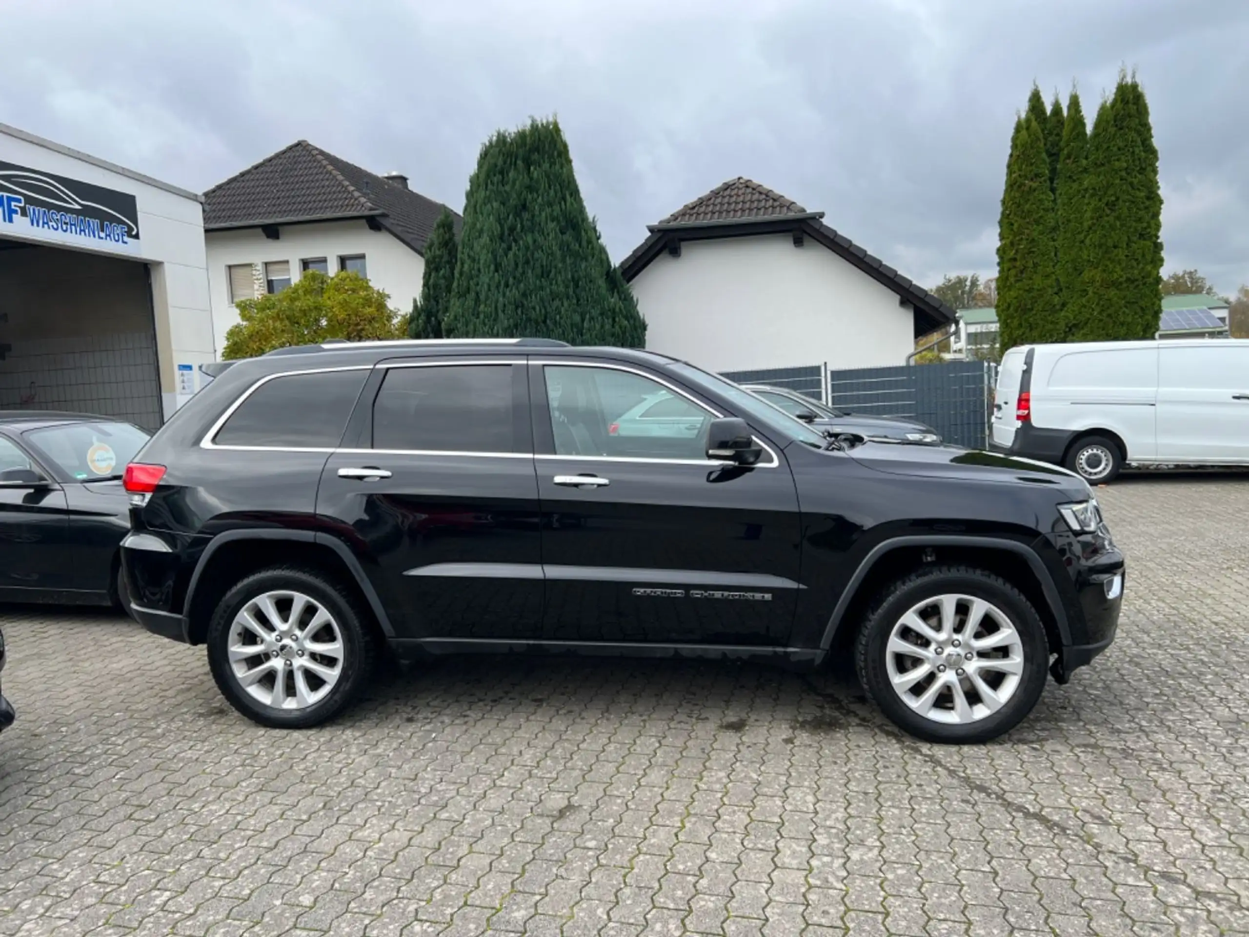 Jeep - Grand Cherokee