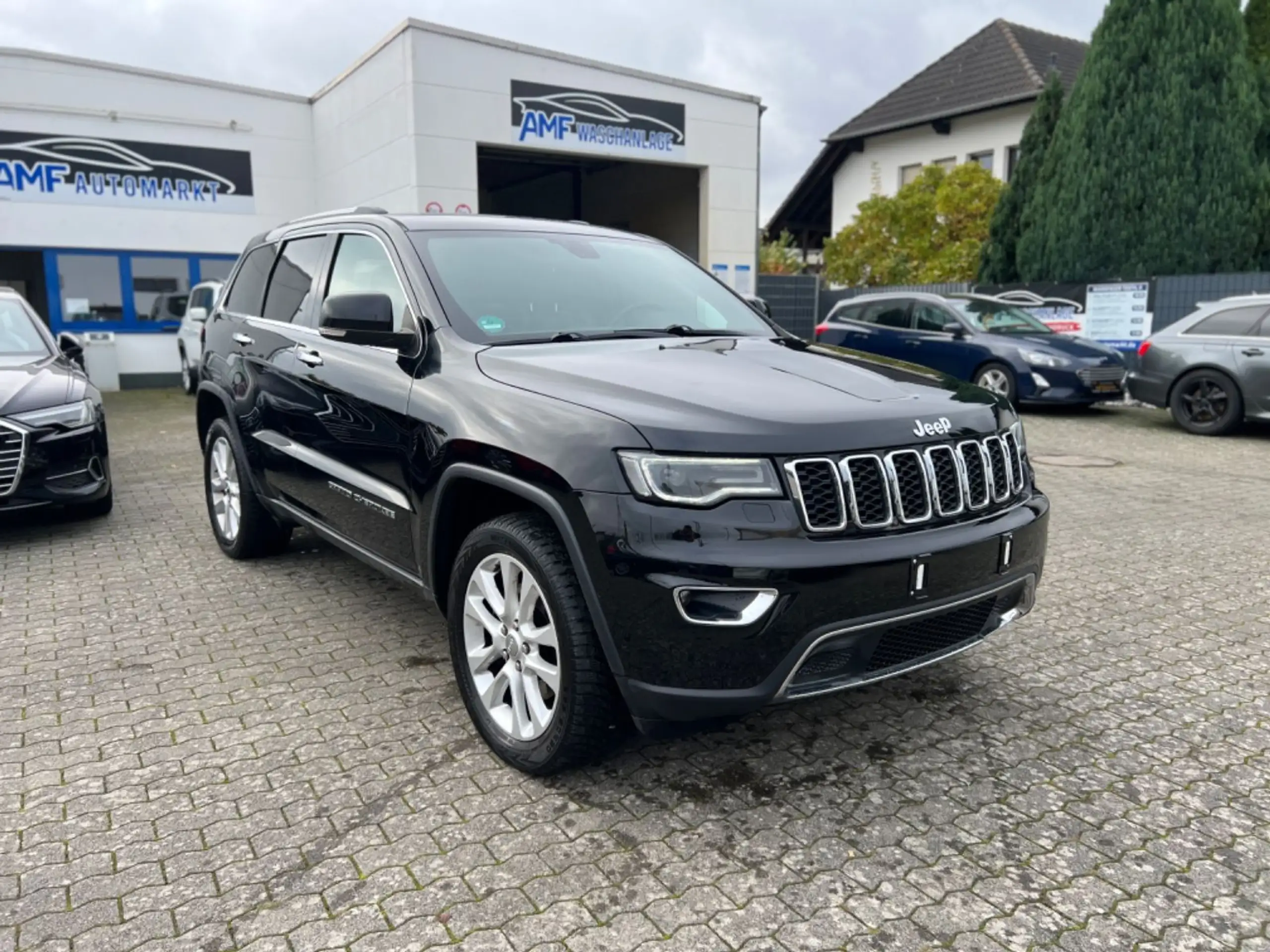 Jeep - Grand Cherokee