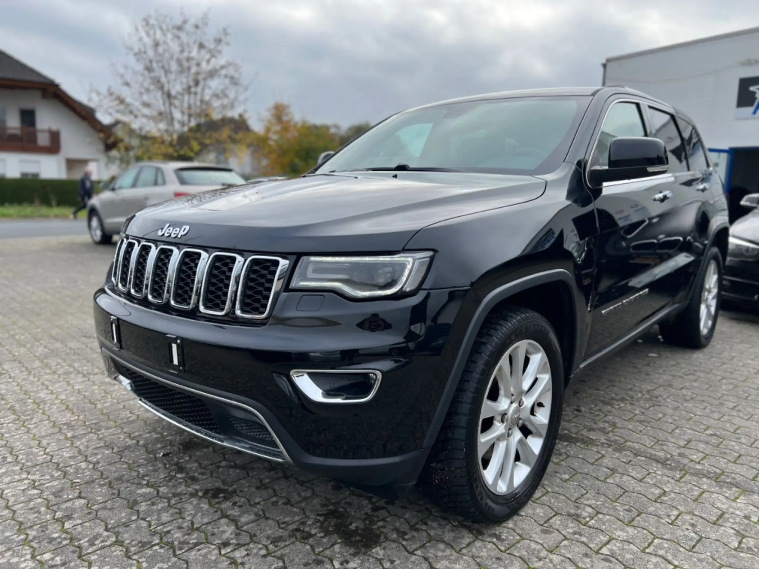 Jeep - Grand Cherokee