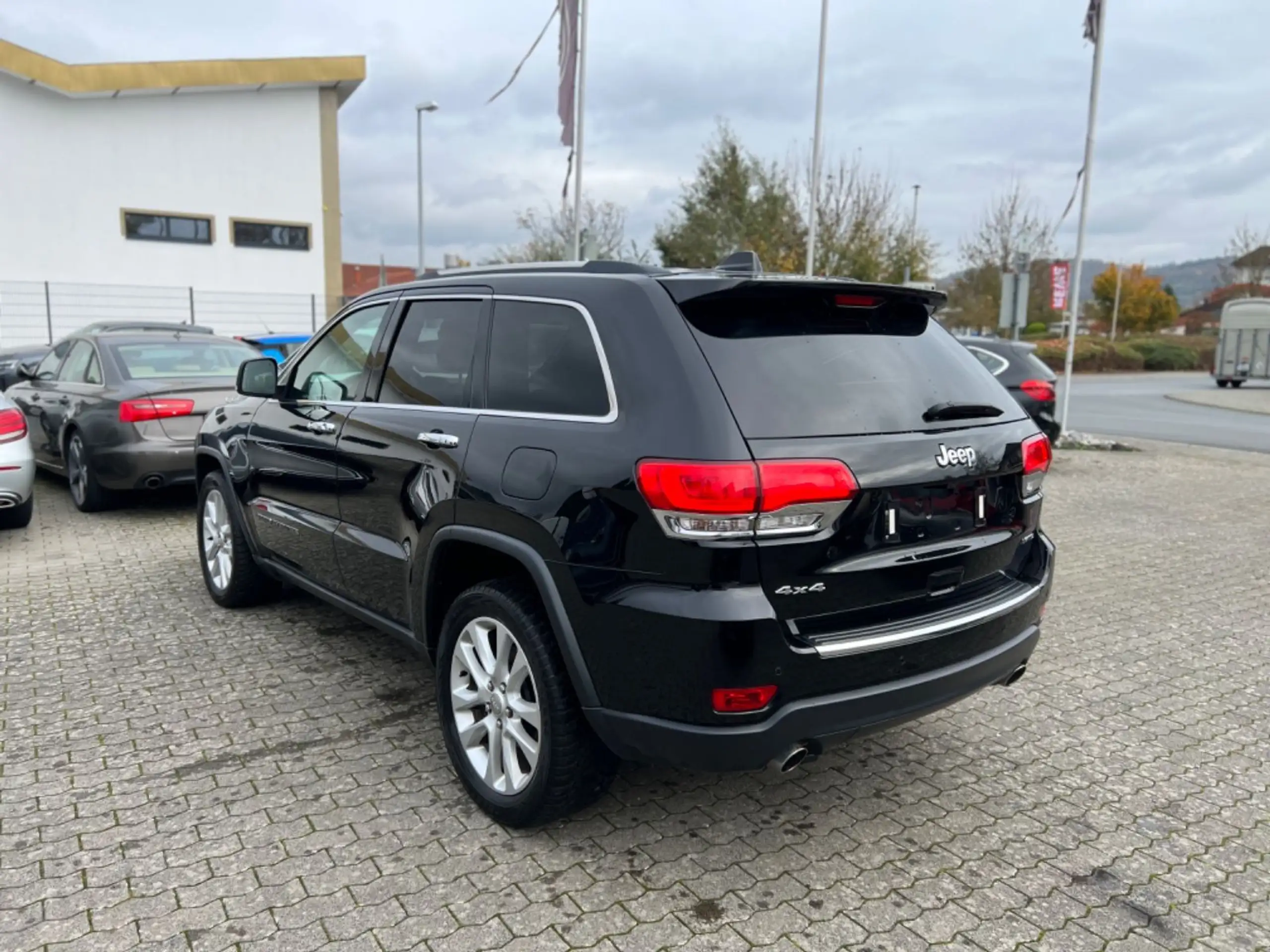 Jeep - Grand Cherokee