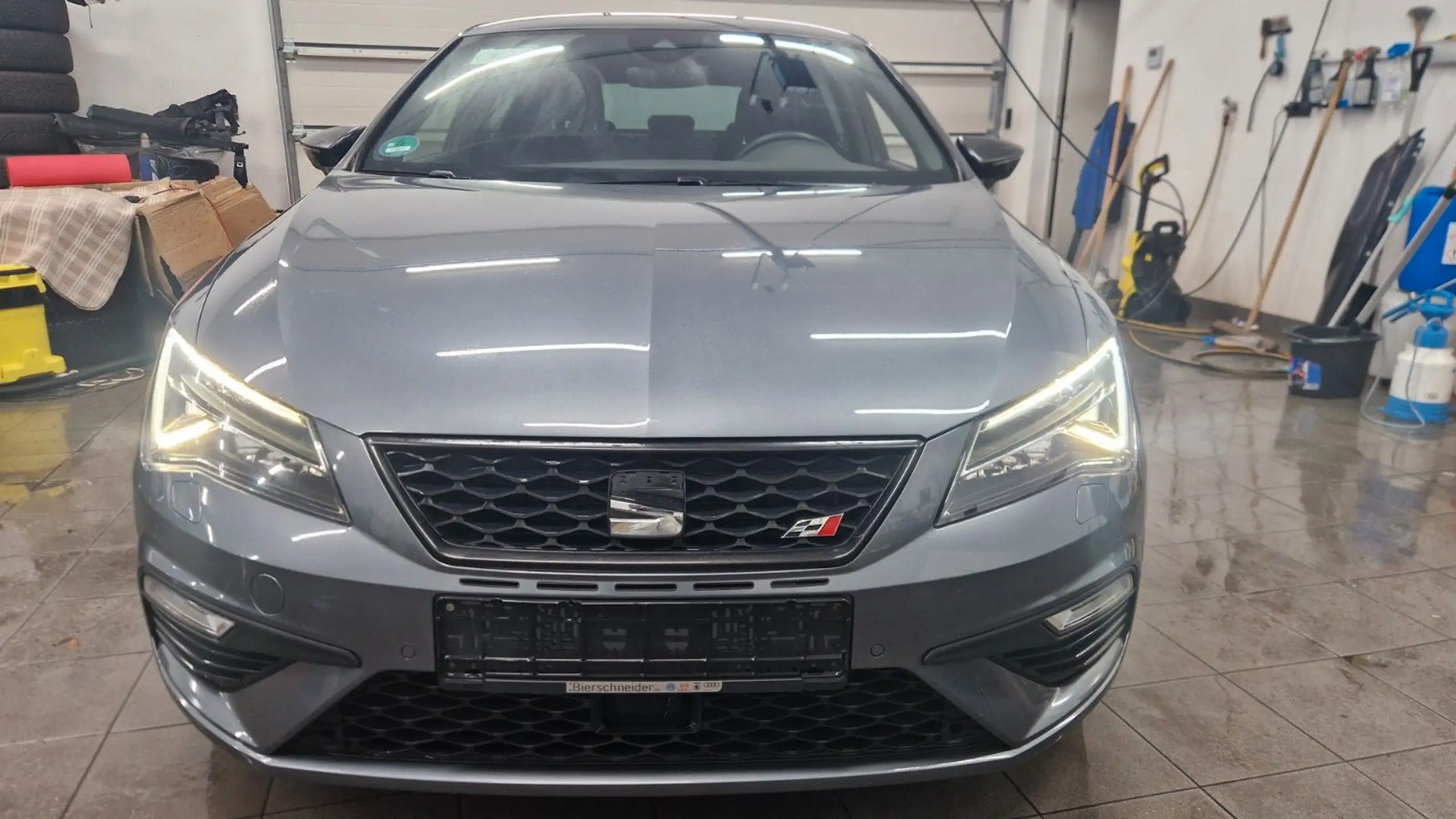 SEAT - Leon