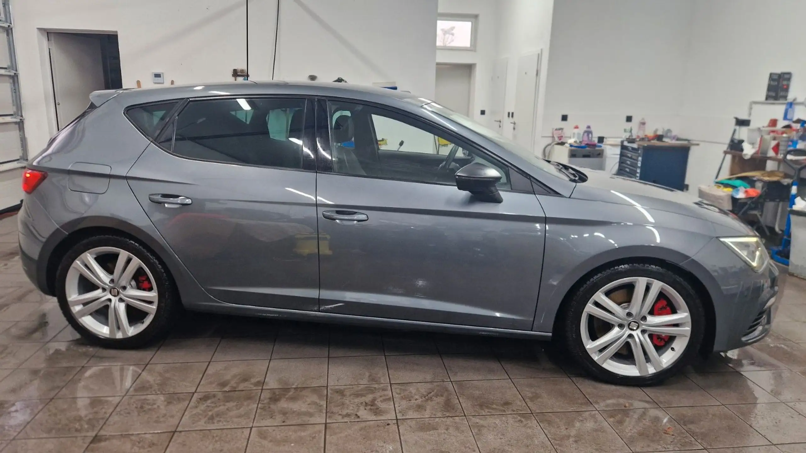 SEAT - Leon