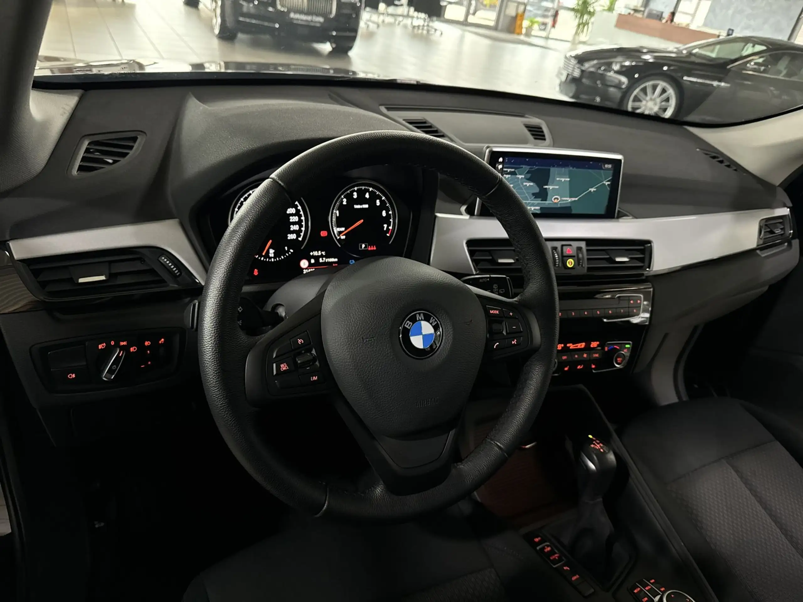 BMW - X1