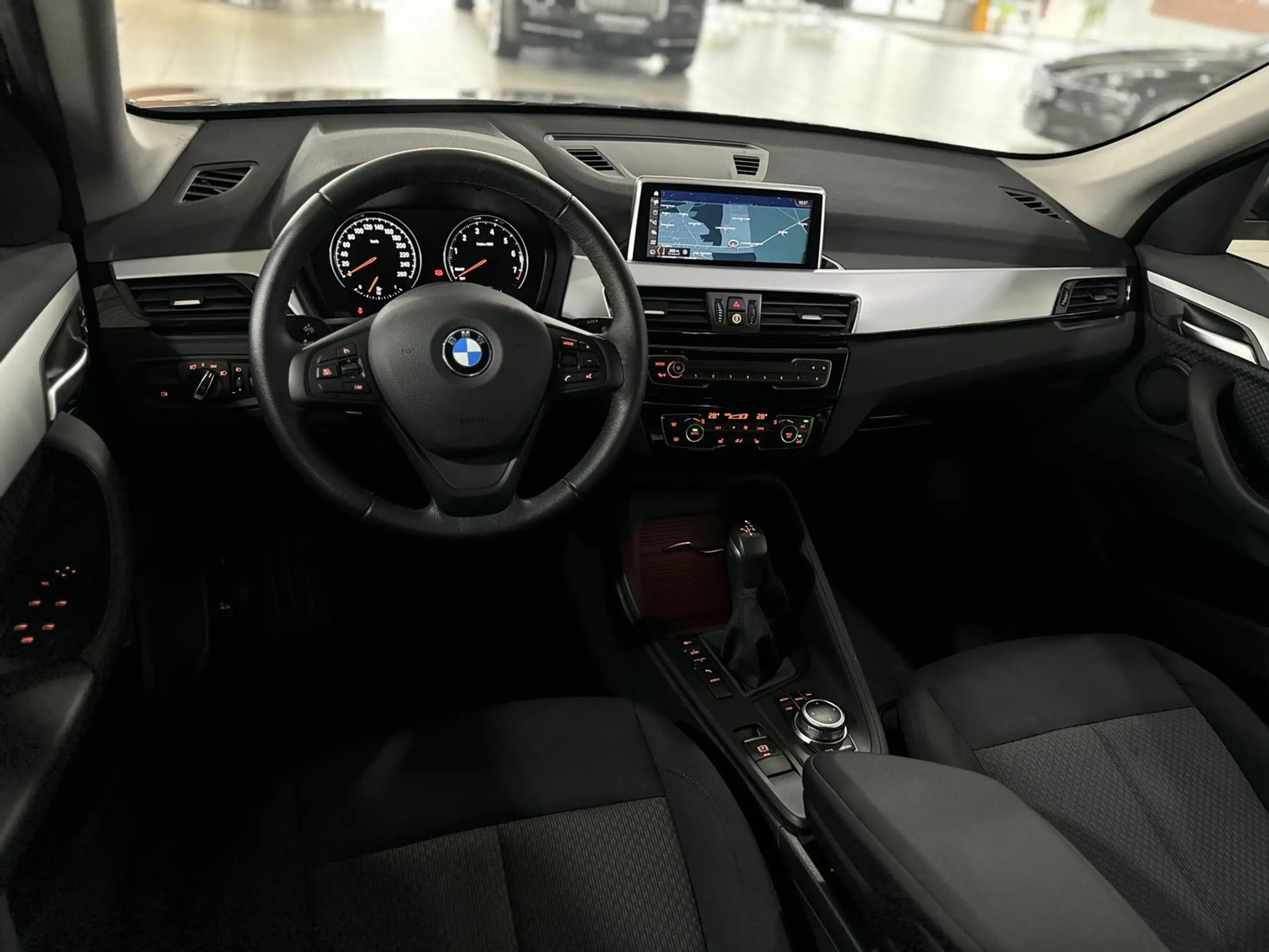 BMW - X1