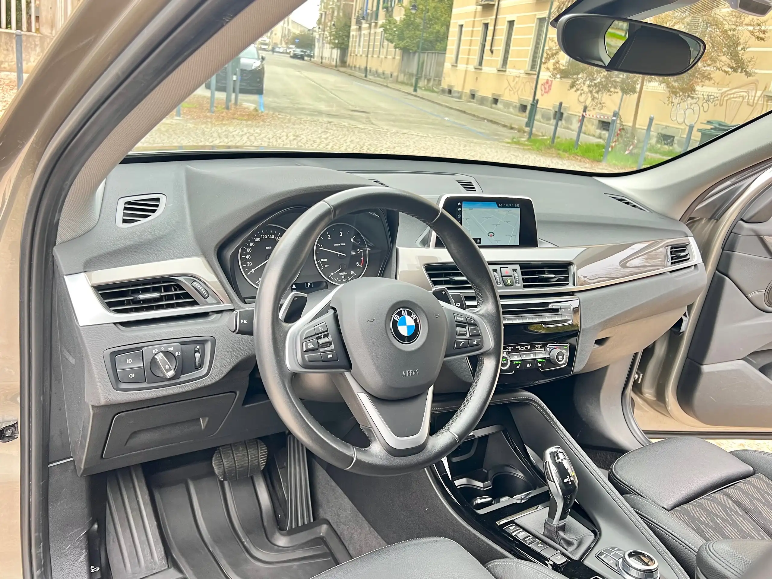 BMW - X1