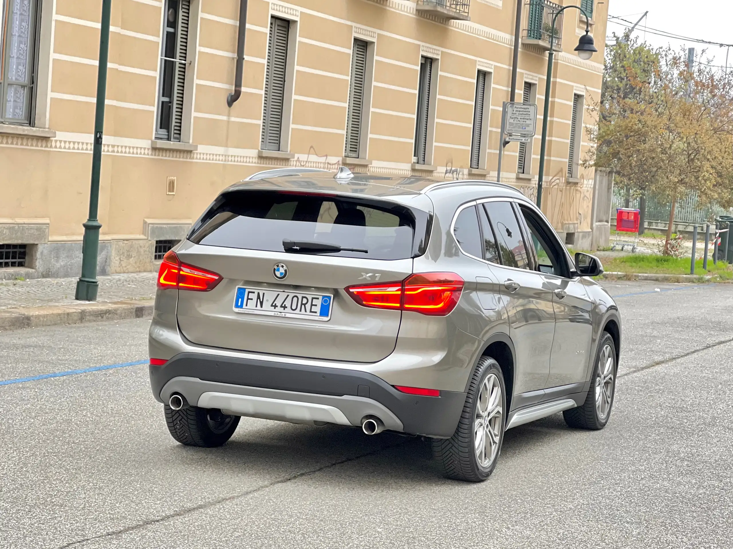 BMW - X1