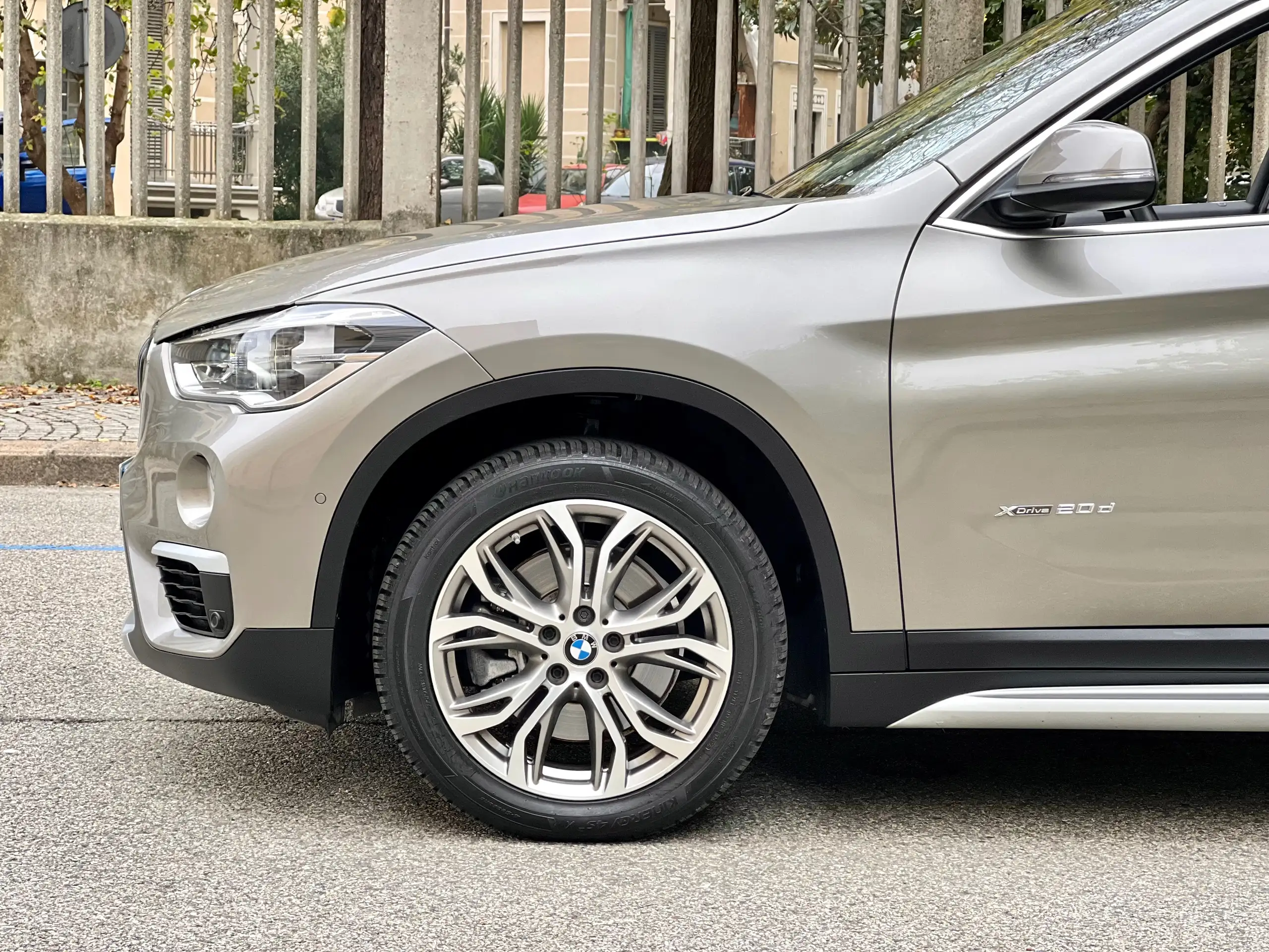 BMW - X1