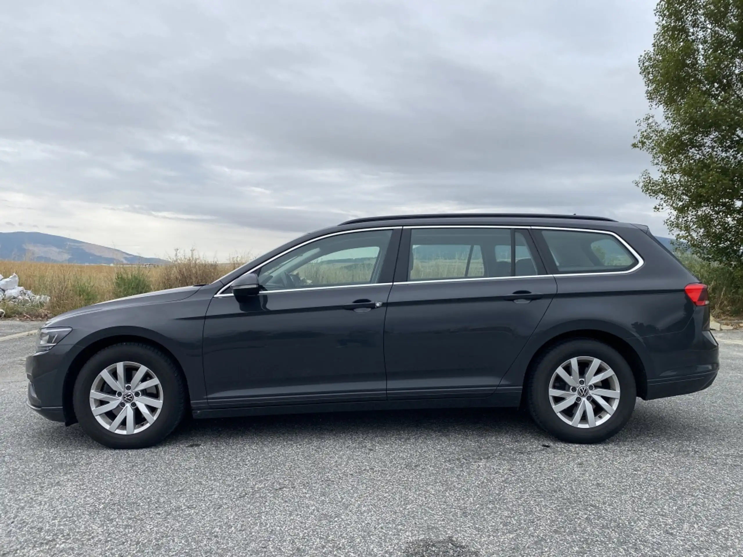 Volkswagen - Passat