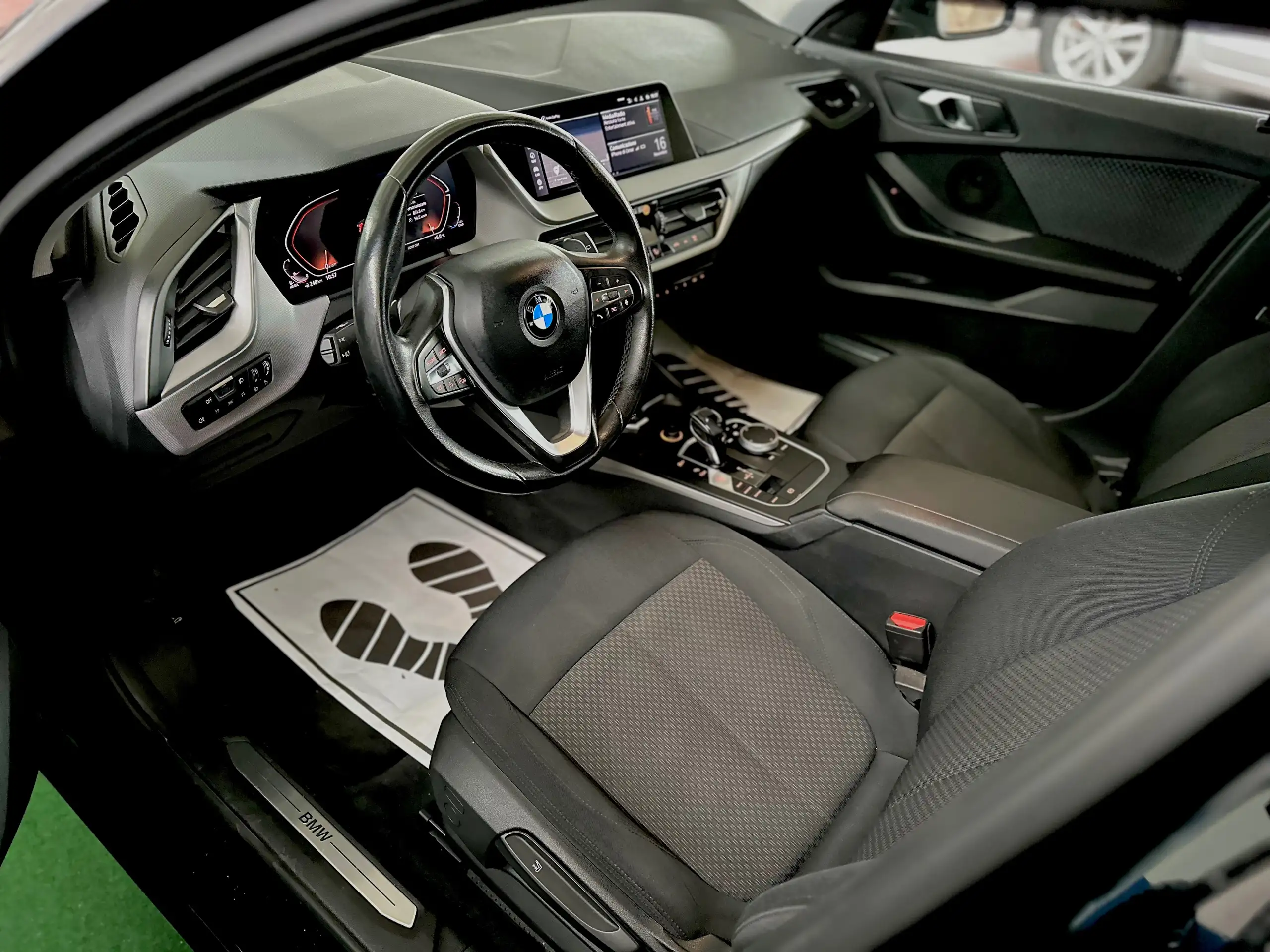 BMW - 118