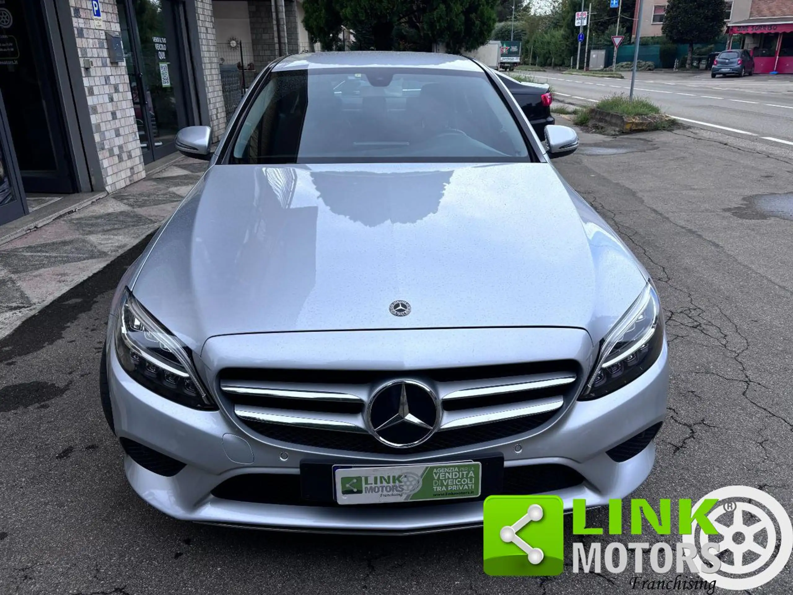 Mercedes-Benz - C 220