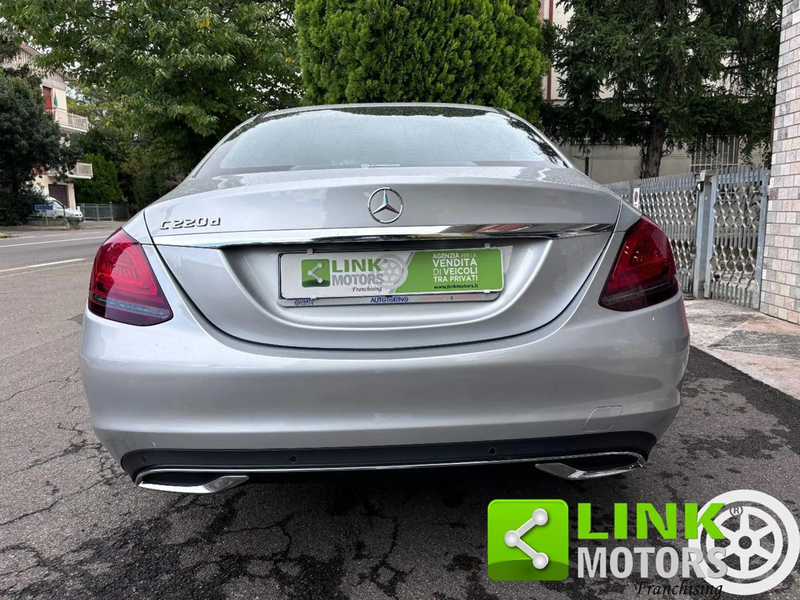 Mercedes-Benz - C 220