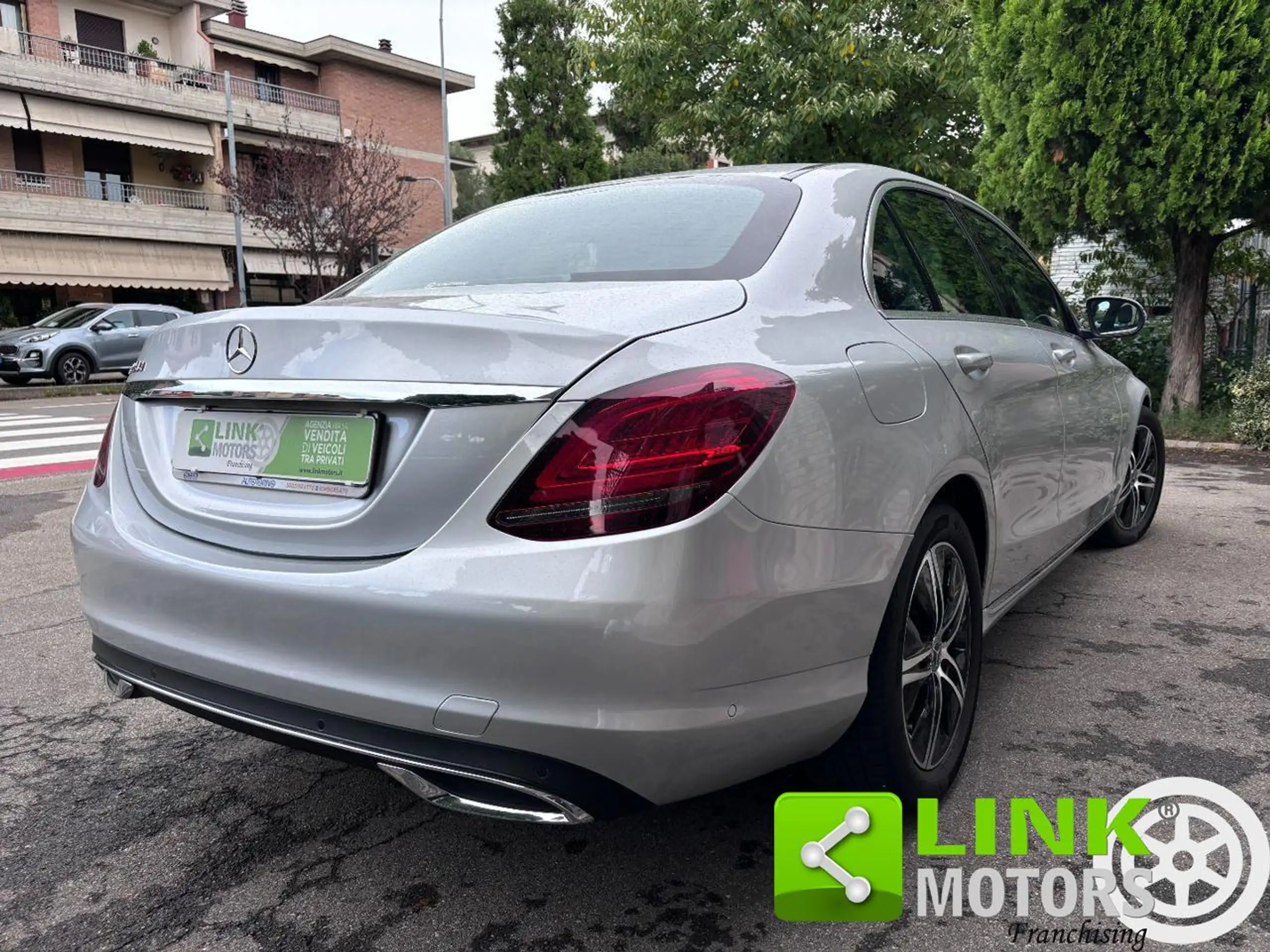 Mercedes-Benz - C 220