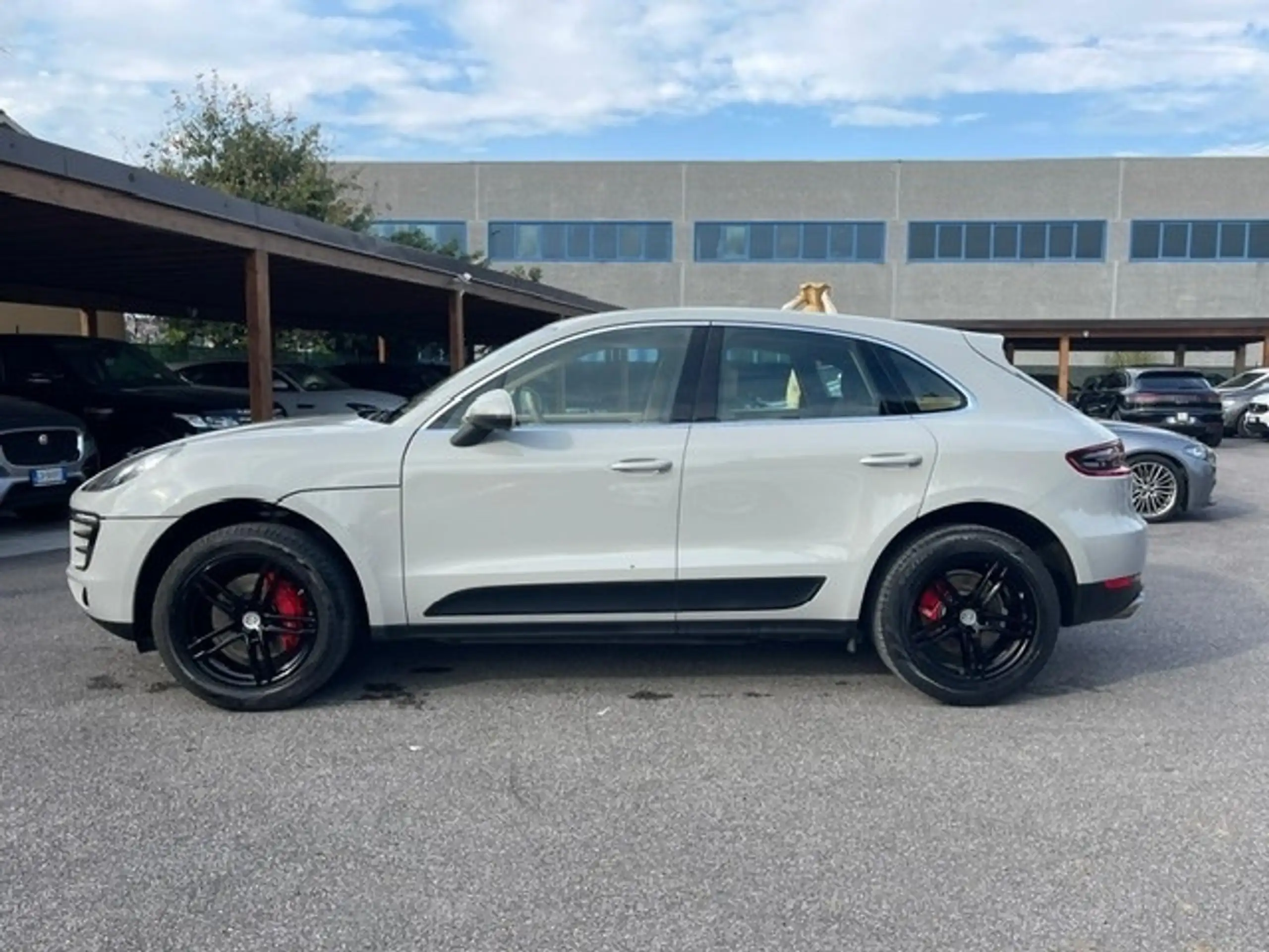 Porsche - Macan