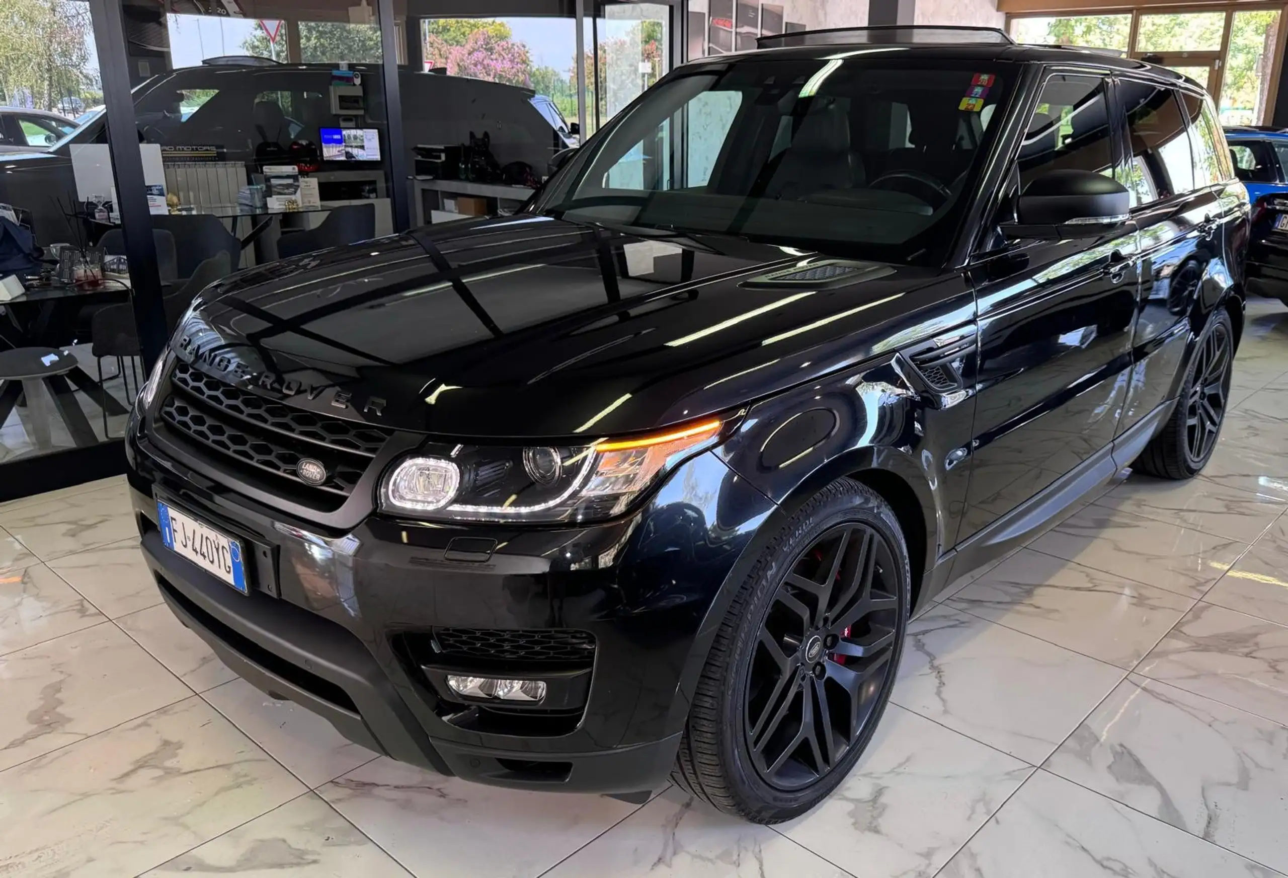 Land Rover - Range Rover Sport