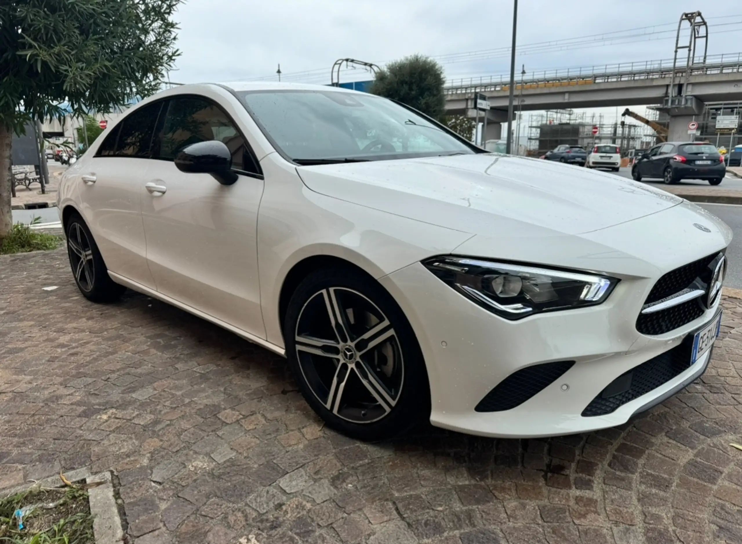 Mercedes-Benz - CLA 200