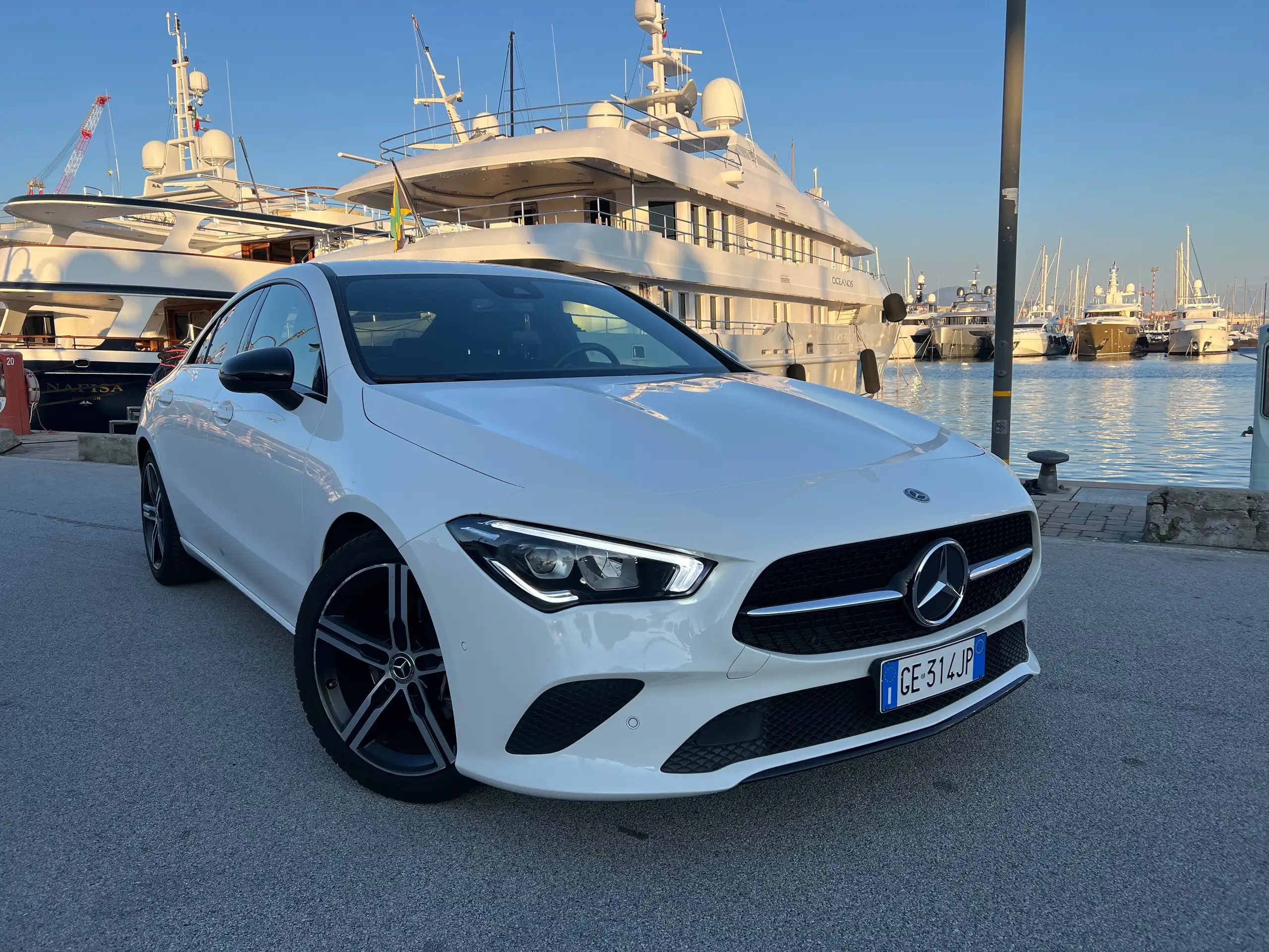 Mercedes-Benz - CLA 200