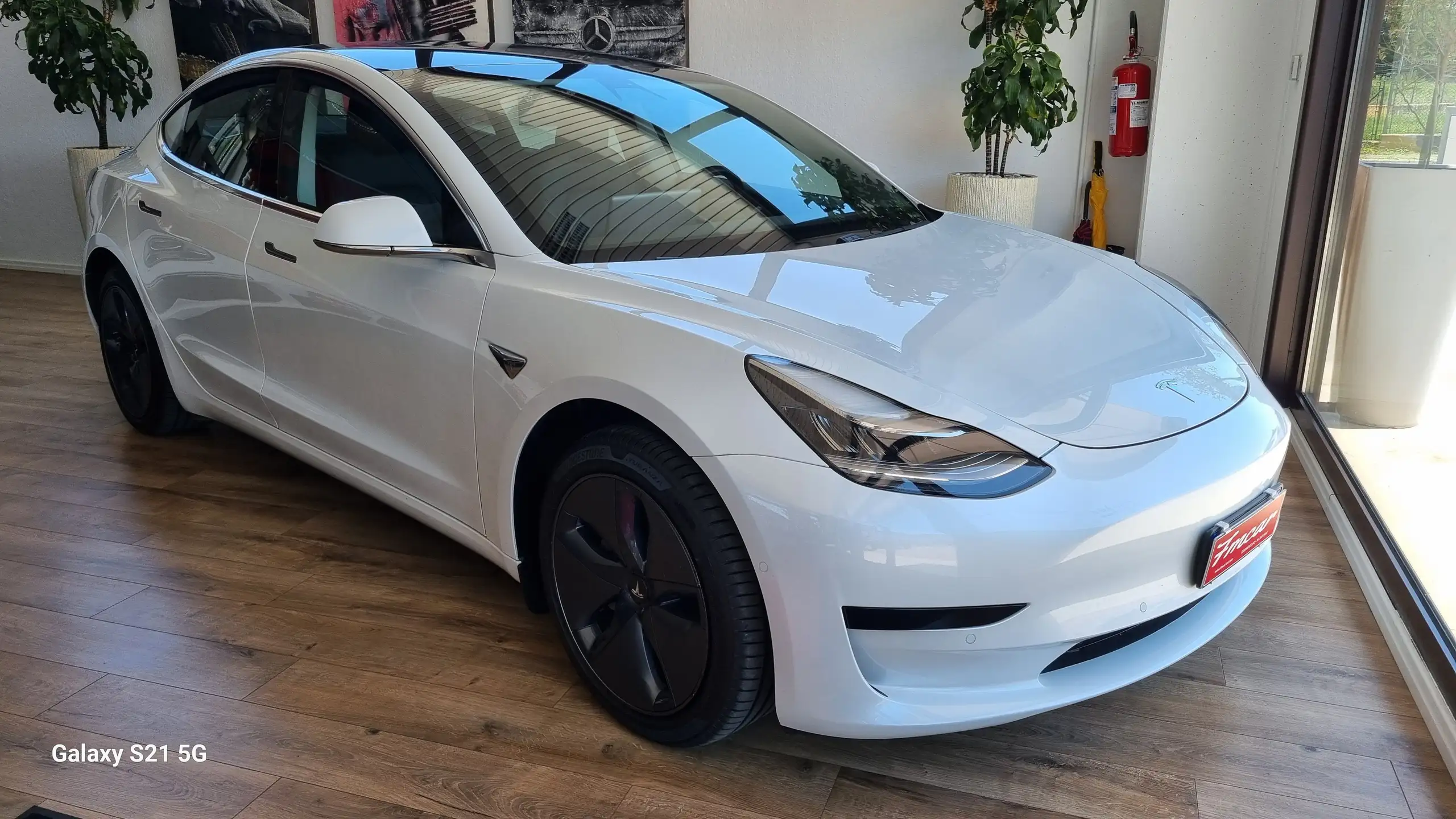 Tesla - Model 3