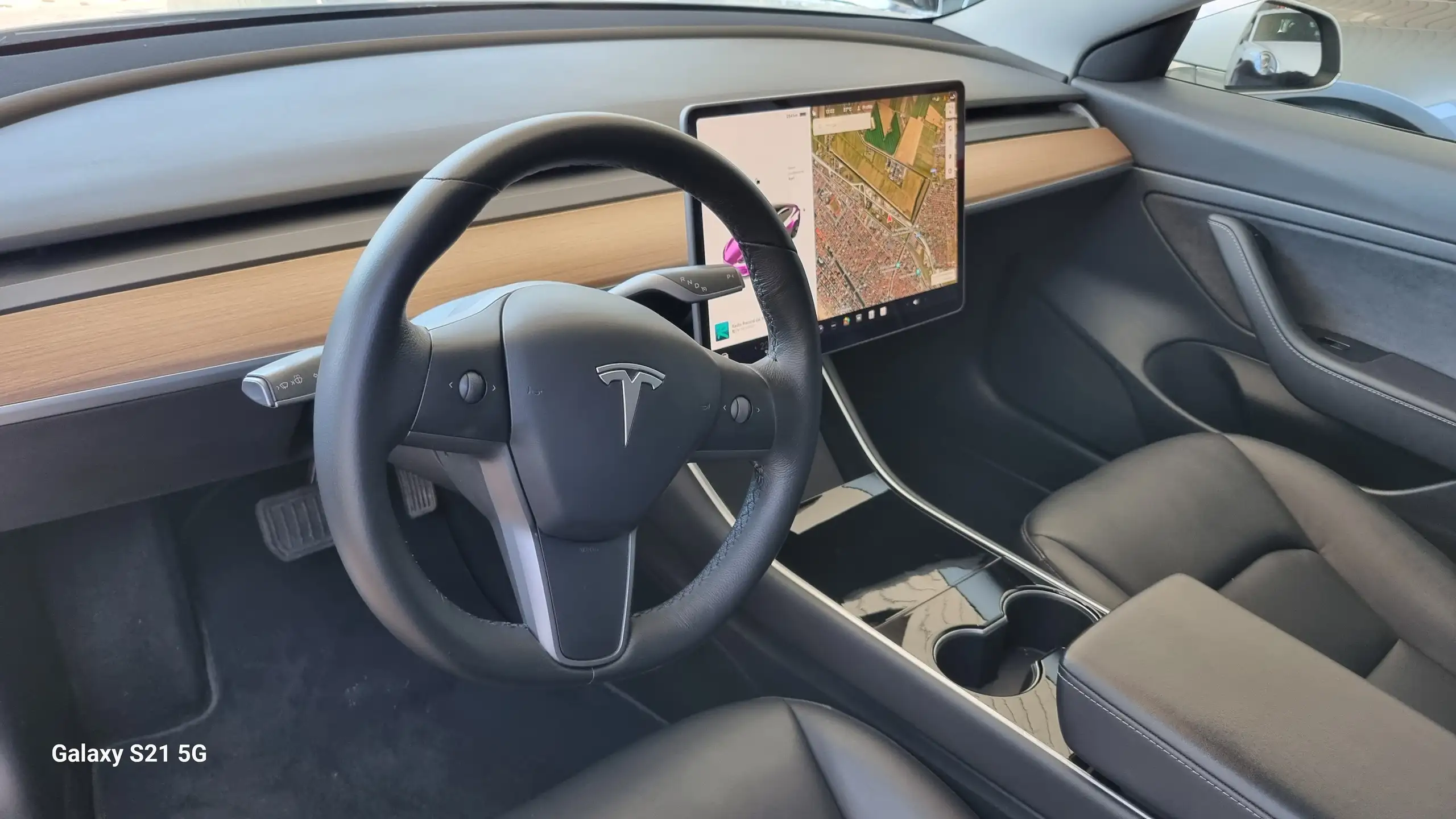 Tesla - Model 3