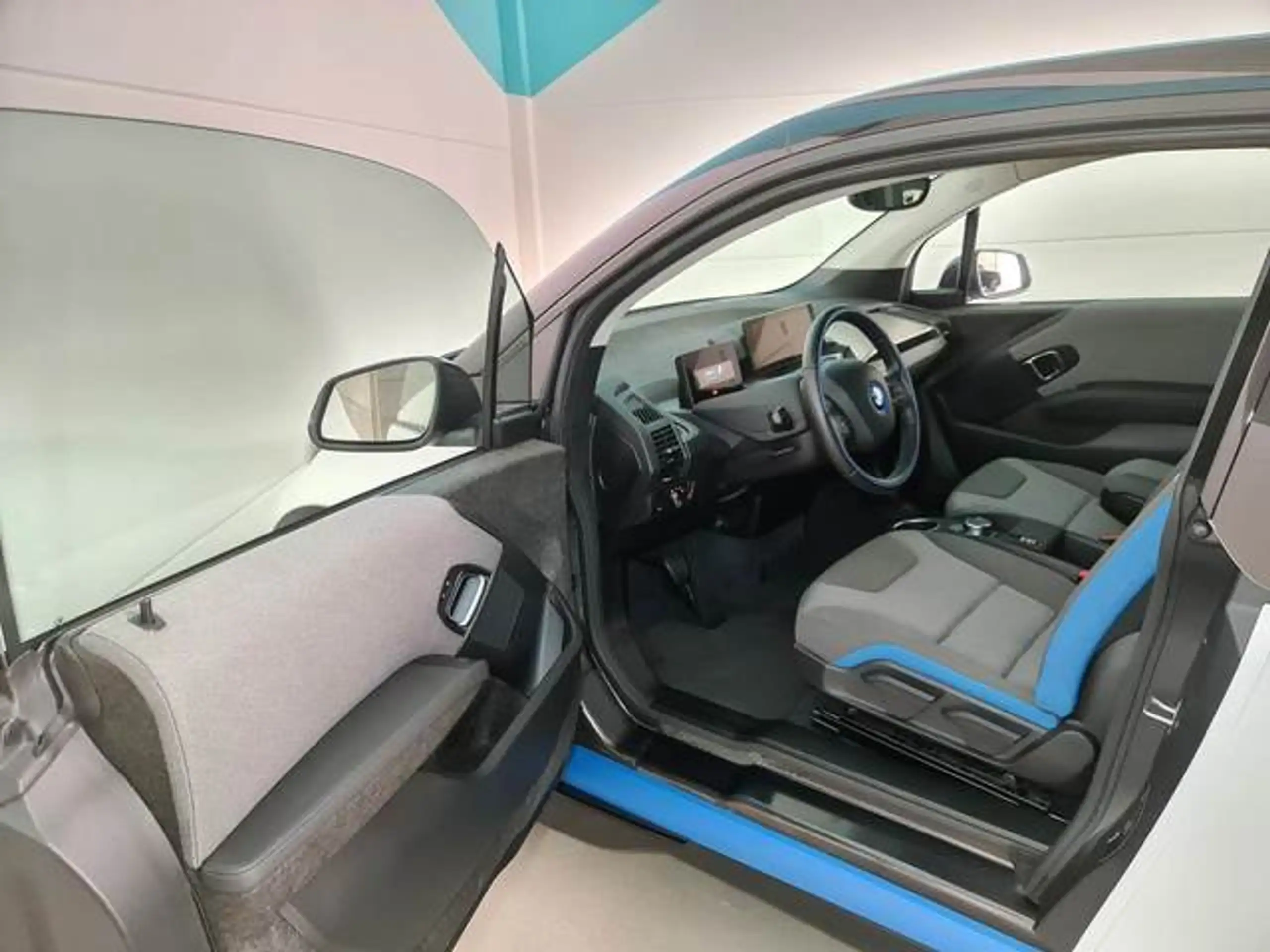 BMW - i3