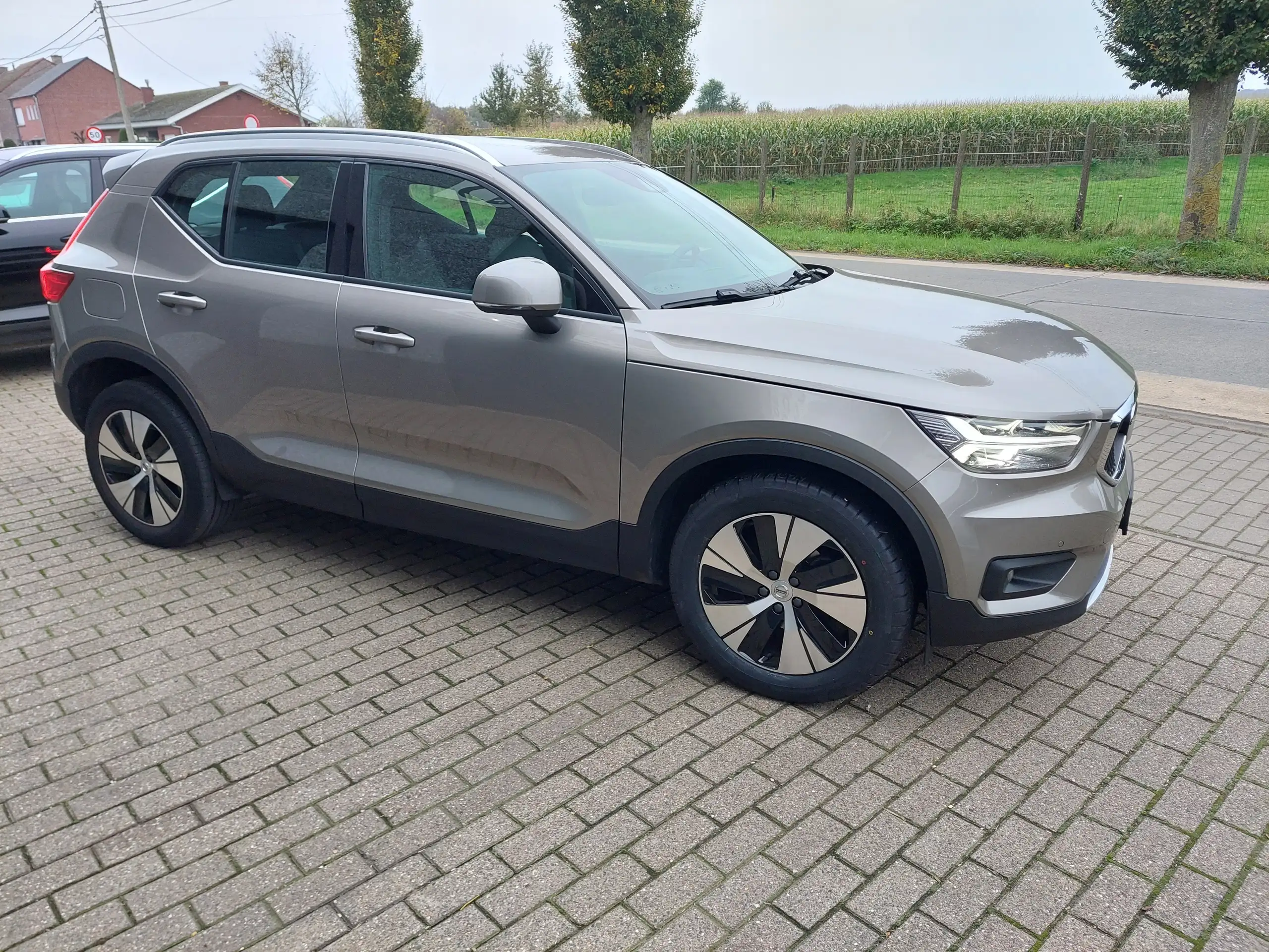 Volvo - XC40