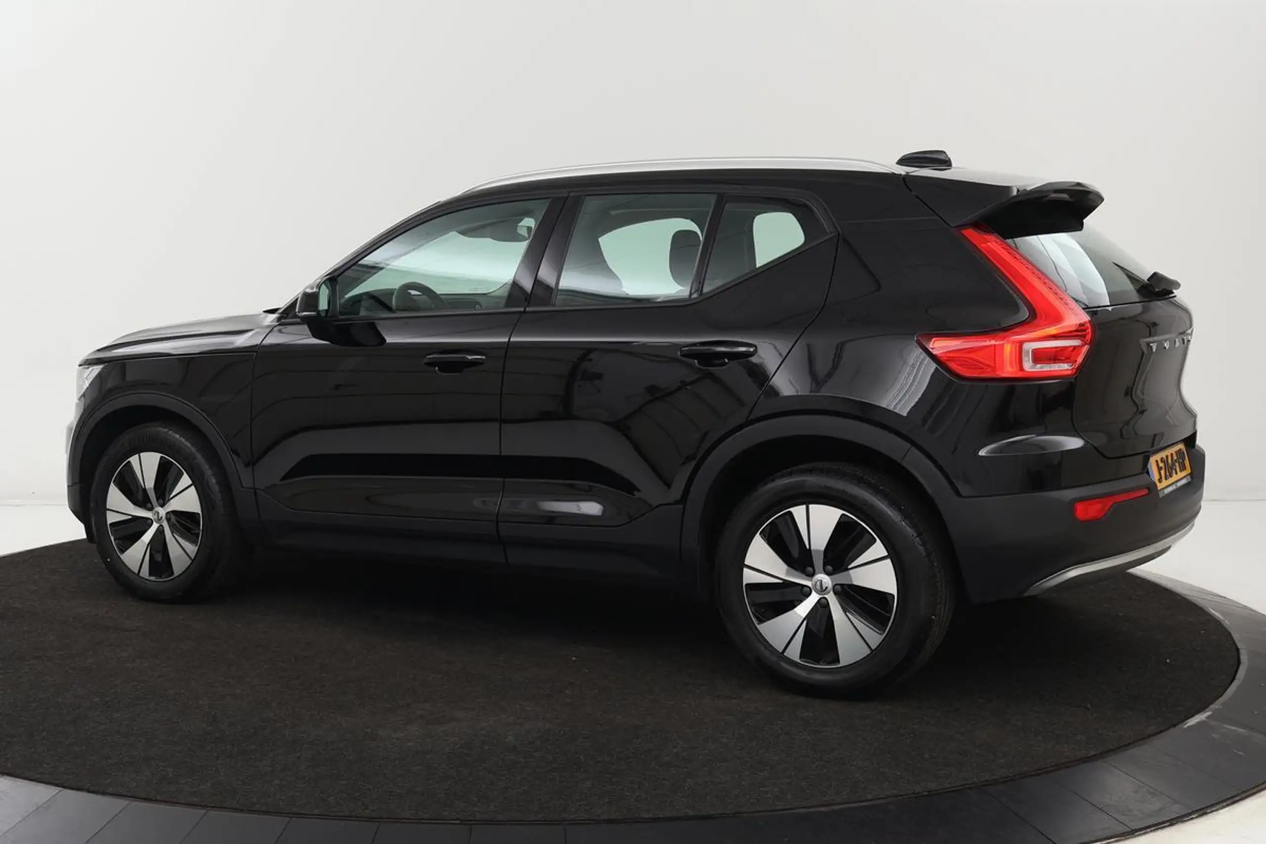 Volvo - XC40