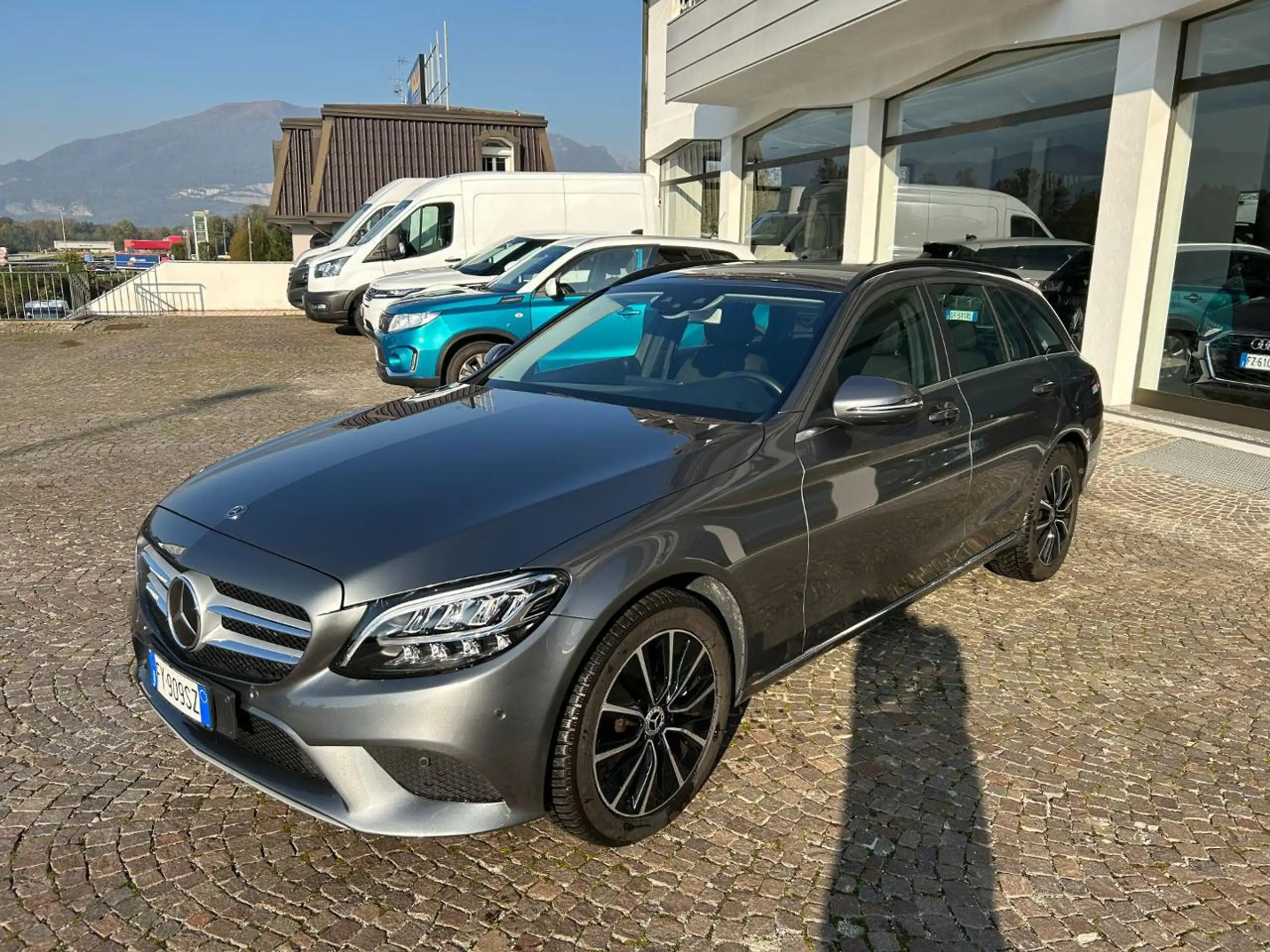 Mercedes-Benz - C 220