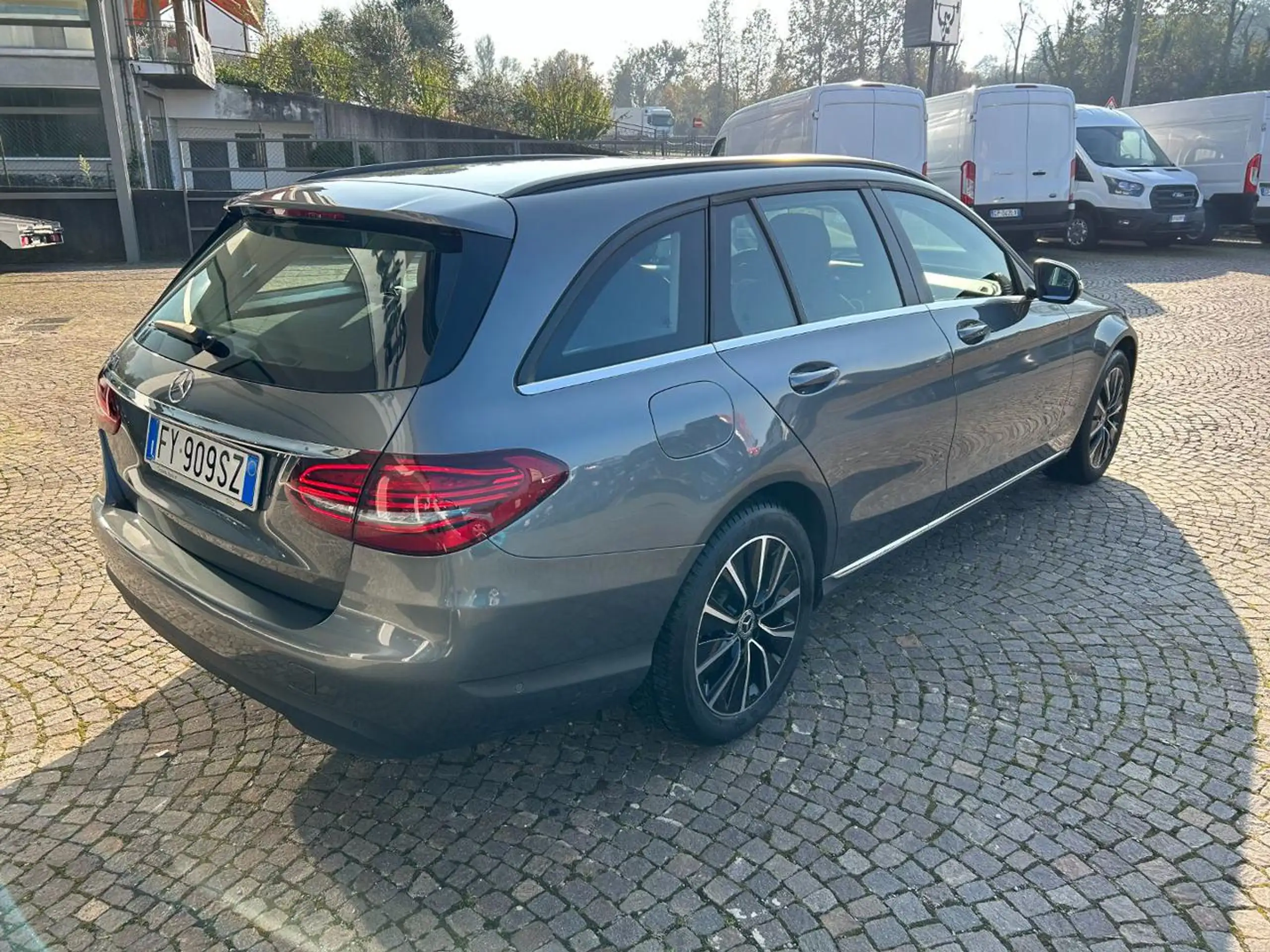 Mercedes-Benz - C 220