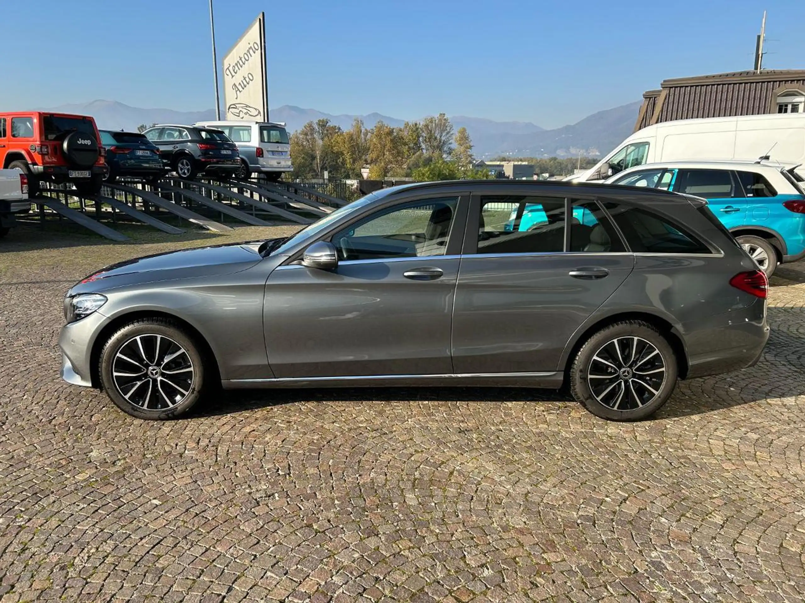 Mercedes-Benz - C 220