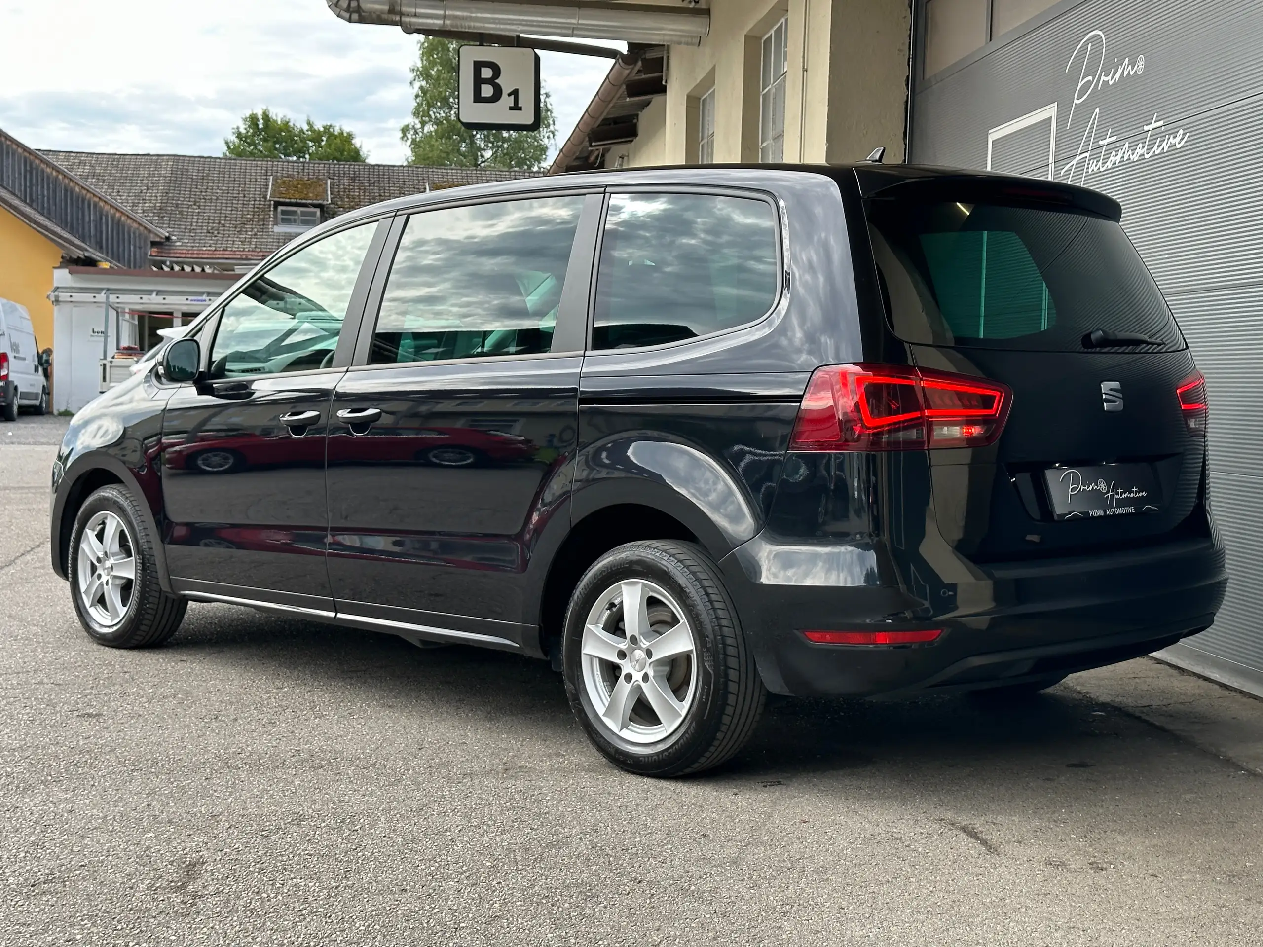 SEAT - Alhambra