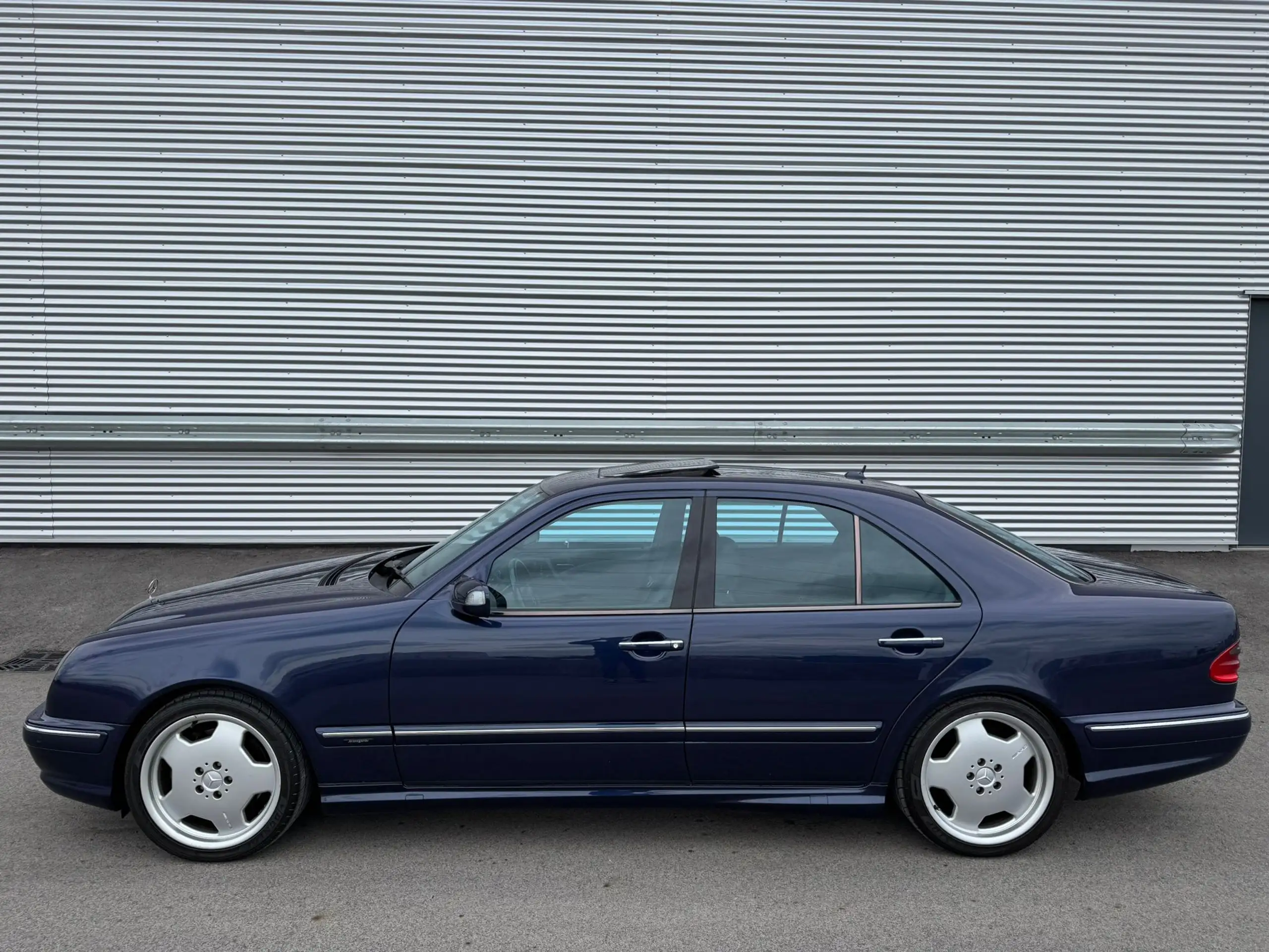 Mercedes-Benz - E 55 AMG