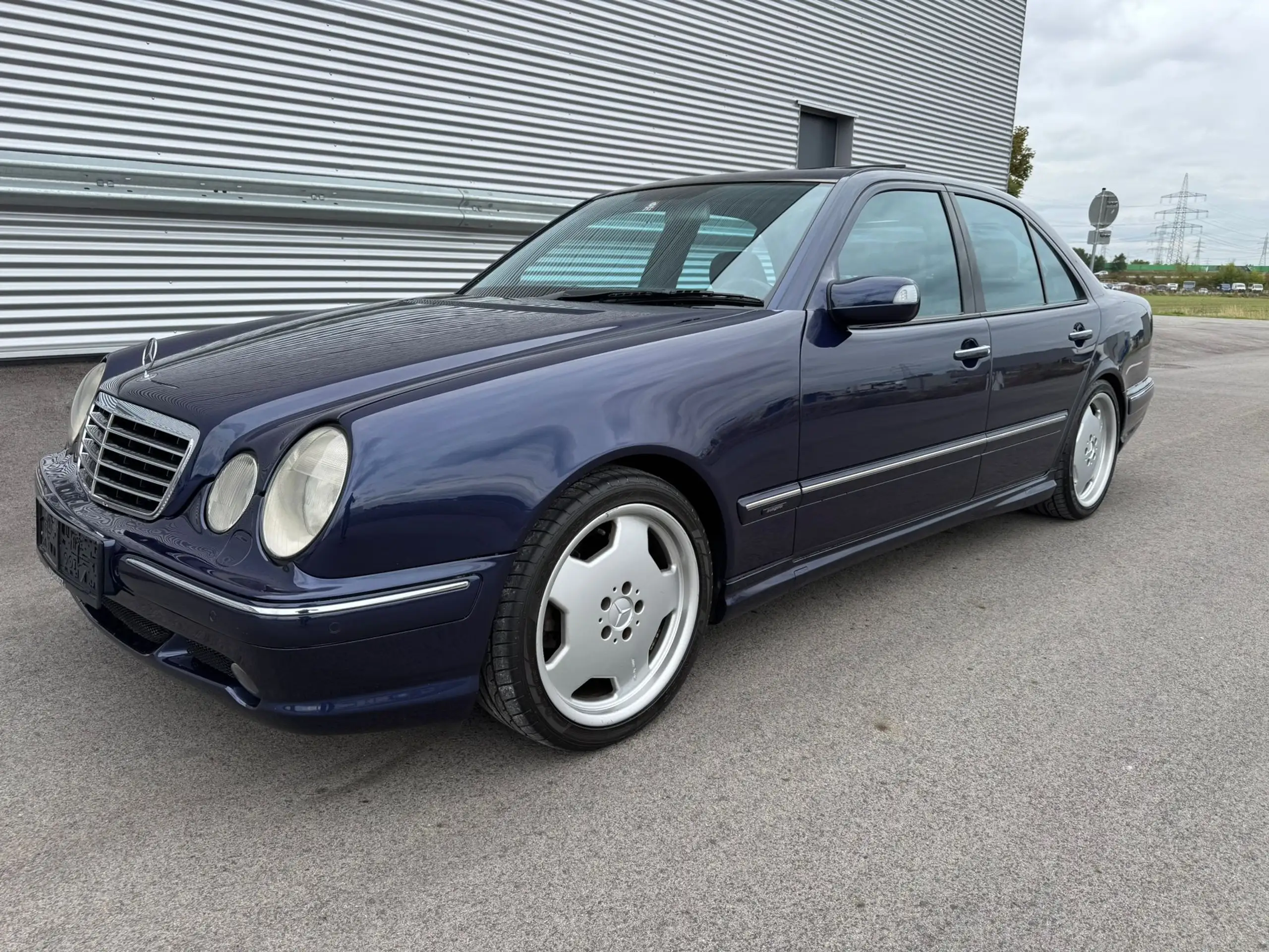 Mercedes-Benz - E 55 AMG